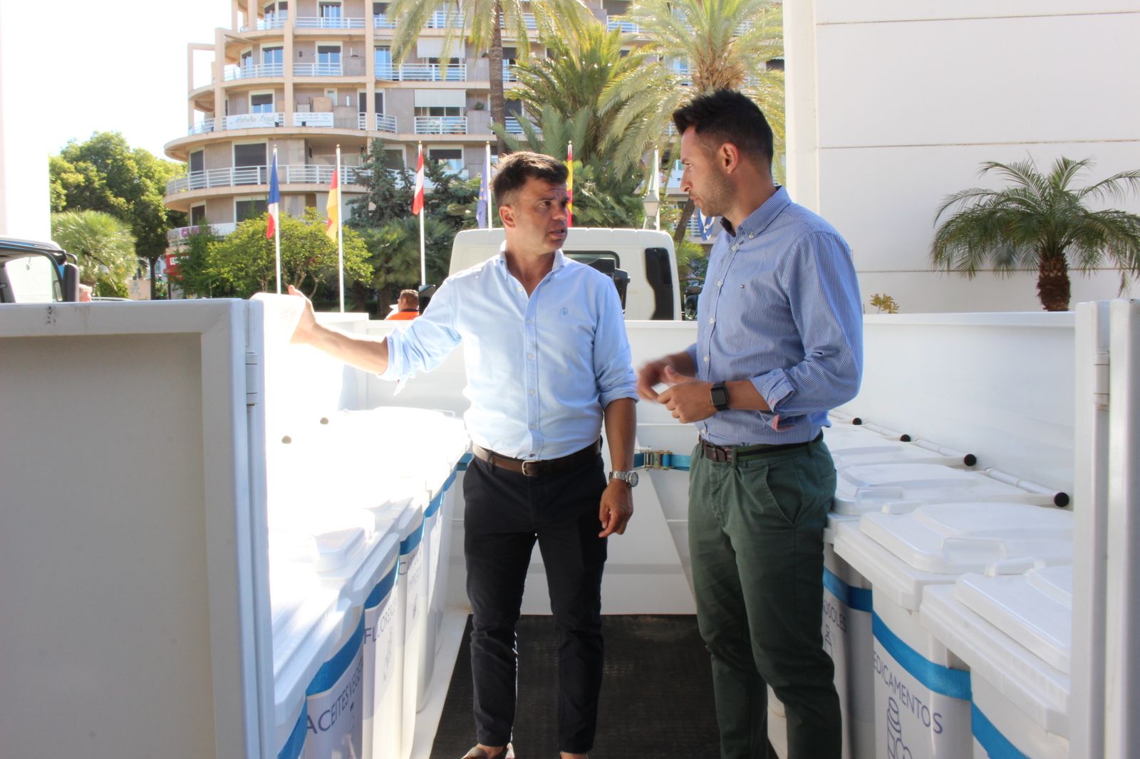 La presentación de los nuevos camiones del servicio de puntos limpios móviles.