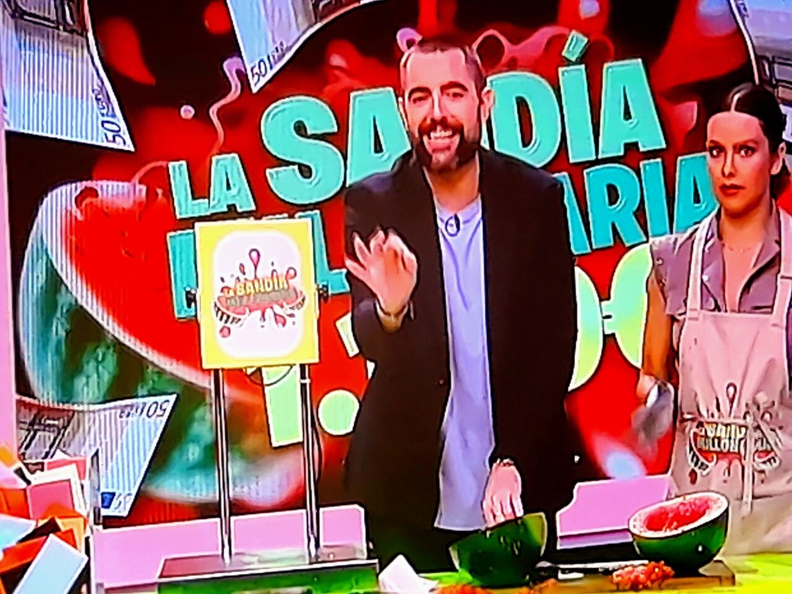 Dani Mateo y la mala cara de Cristina Pedroche ante la sandía desintegrada de 'Zapeando'