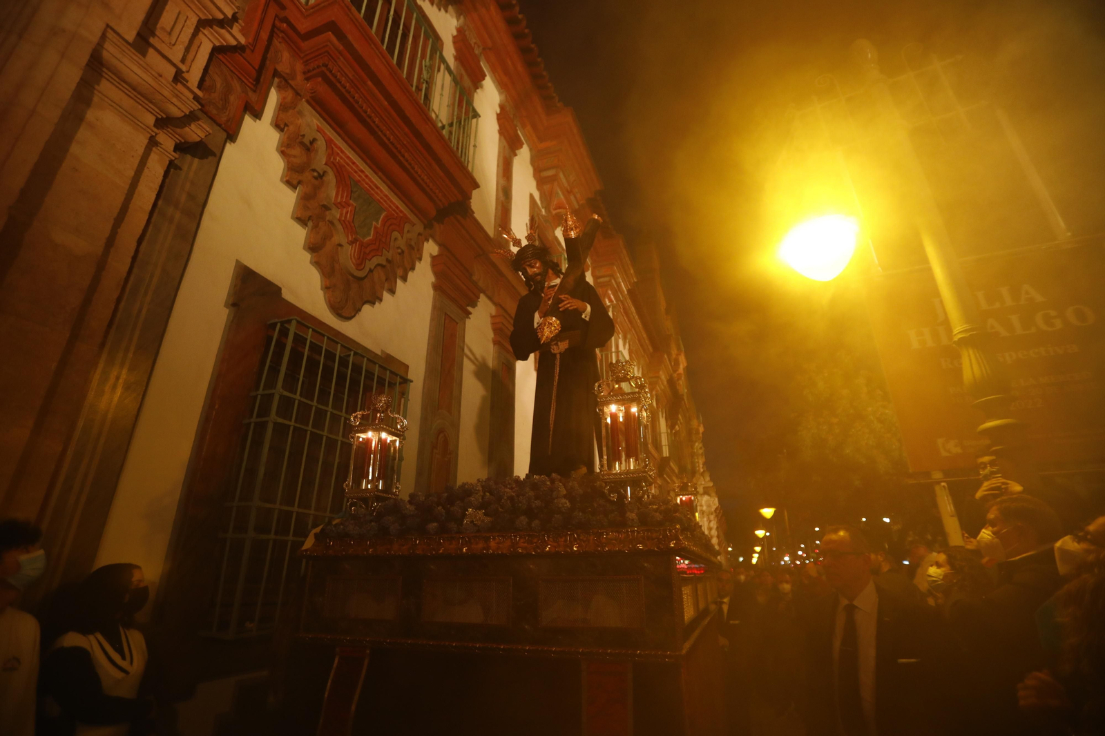 El vía crucis del Señor del Soberano Poder de Córdoba, en imágenes