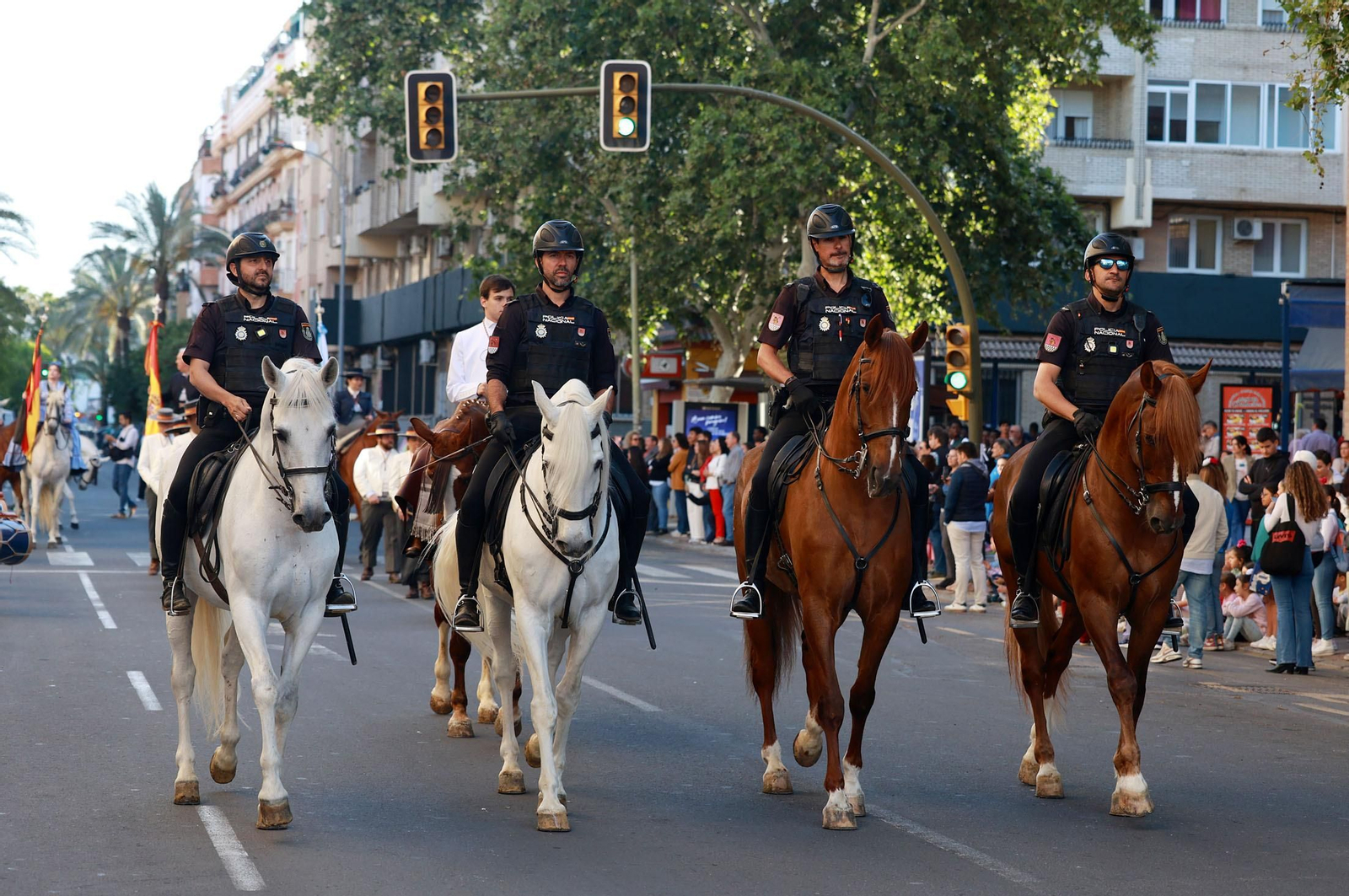 Las mejores imágenes de los peregrinos en la salida de Emigrantes