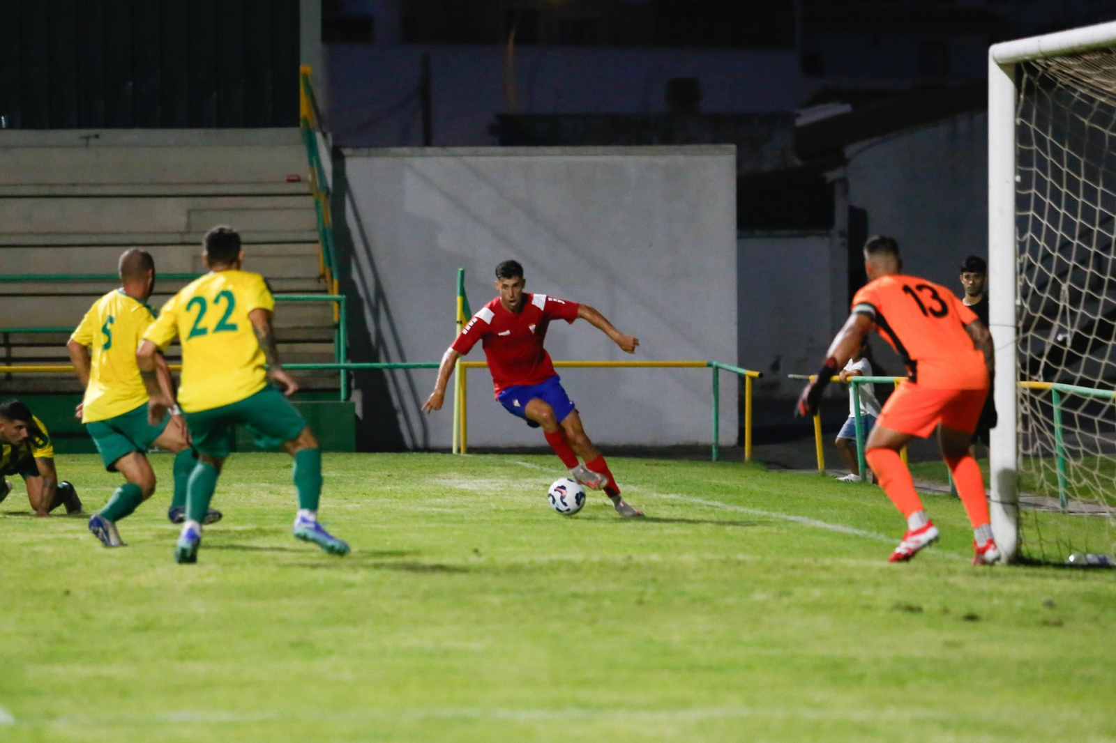 Las fotos del triangular en el estadio Carlos Piña de Los Barrios con el Algeciras CF y el Ceuta B