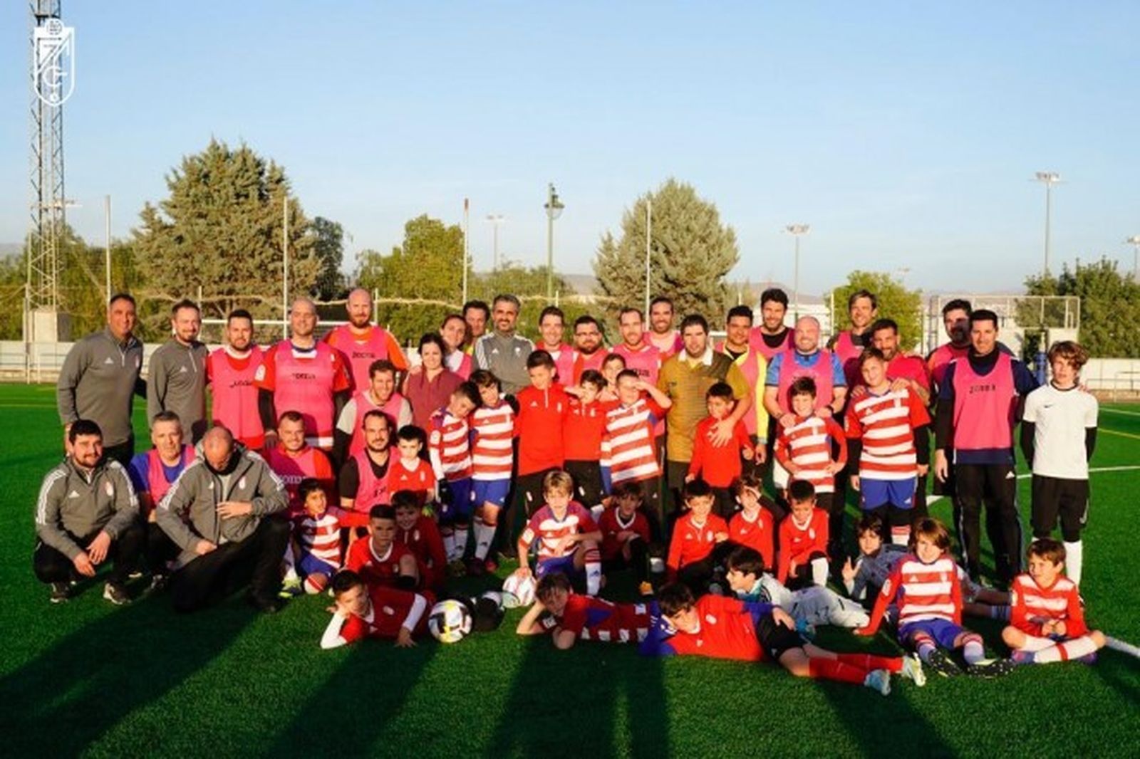 Los jugadores de la Escuela Granada CF.