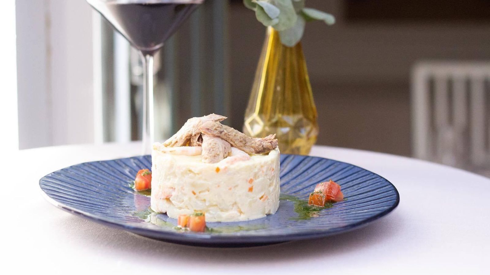 Ensaladilla de gambas y melva con mayonesa de oliva extra Ensaladilla de gambas y melva con mayonesa de oliva extra