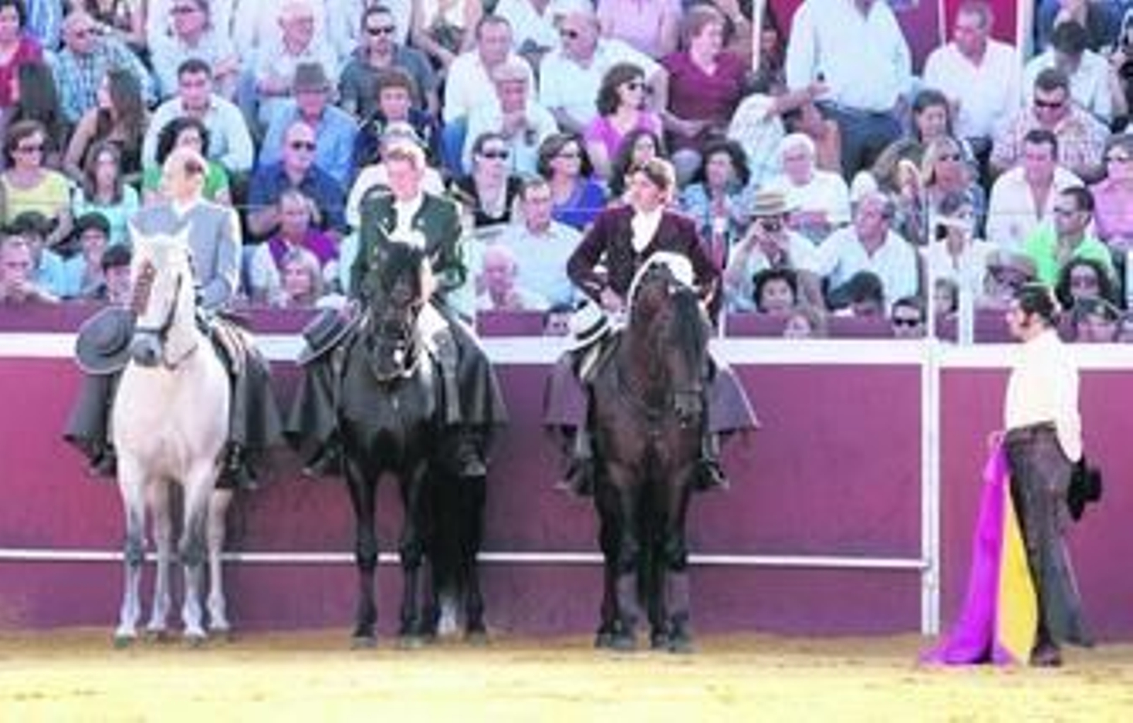 Ángel Peralta, Rafael Peralta, Diego Ventura y Morante de la Puebla, tras el paseíllo.