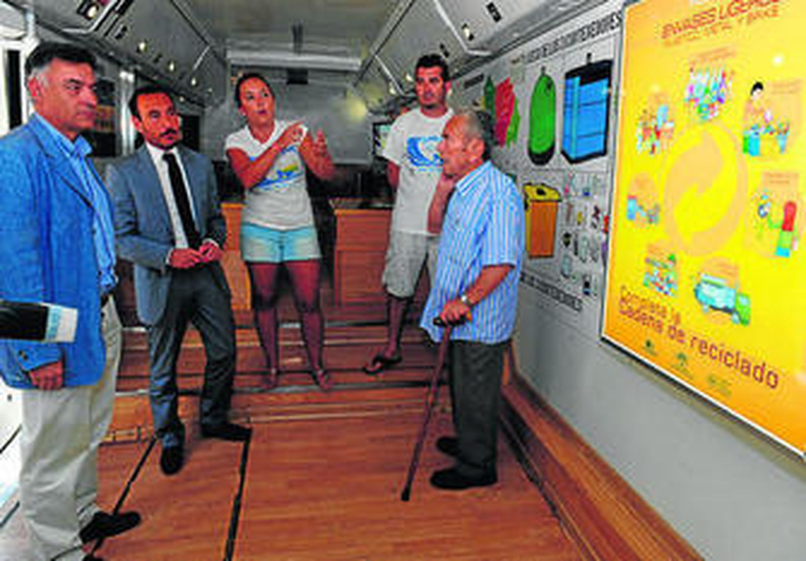 Un instante de la visita de los representantes autonómicos.