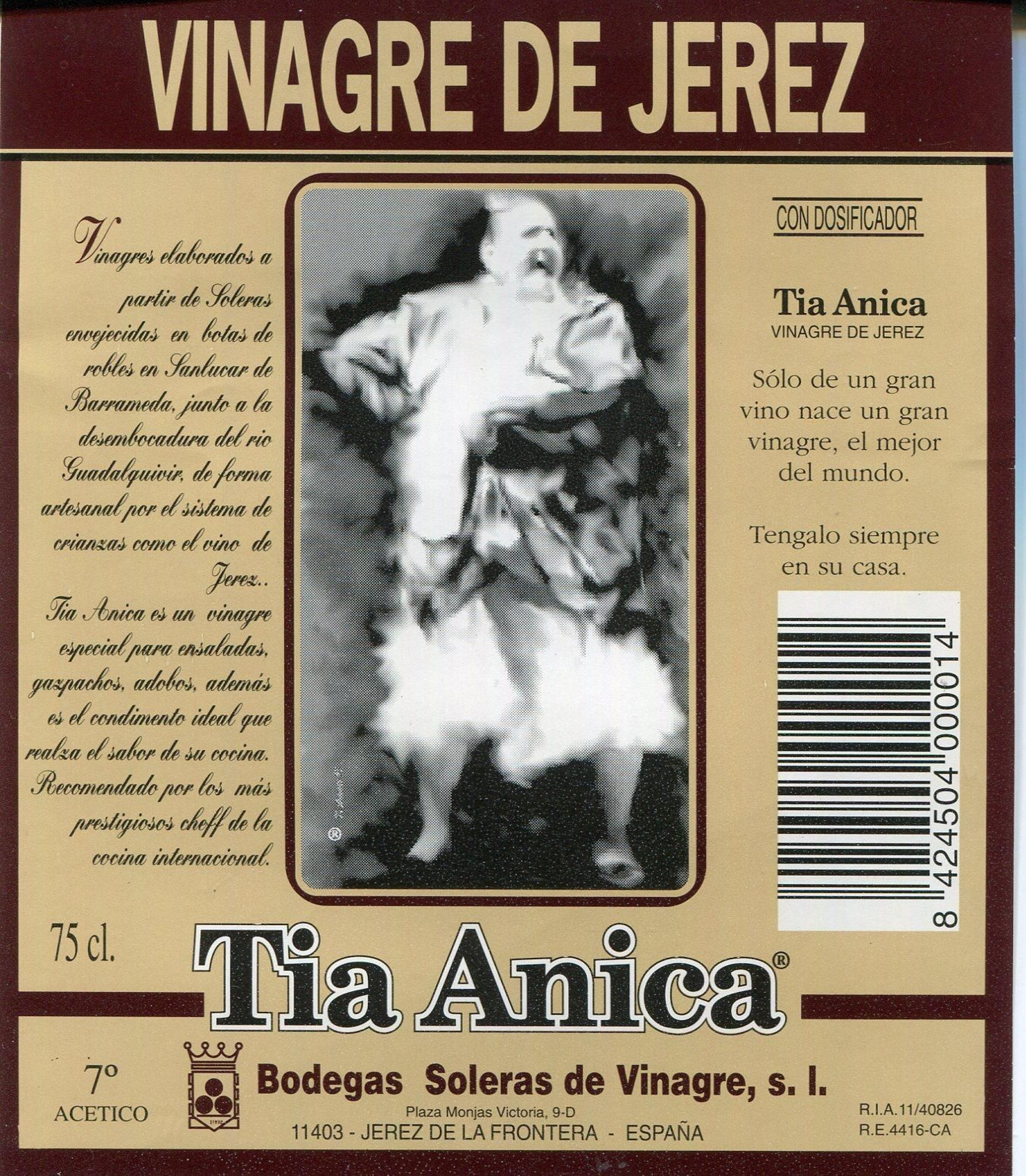 Tía Anica La piriñaca en una etiqueta de Bodegas Soleras de Vinagre.