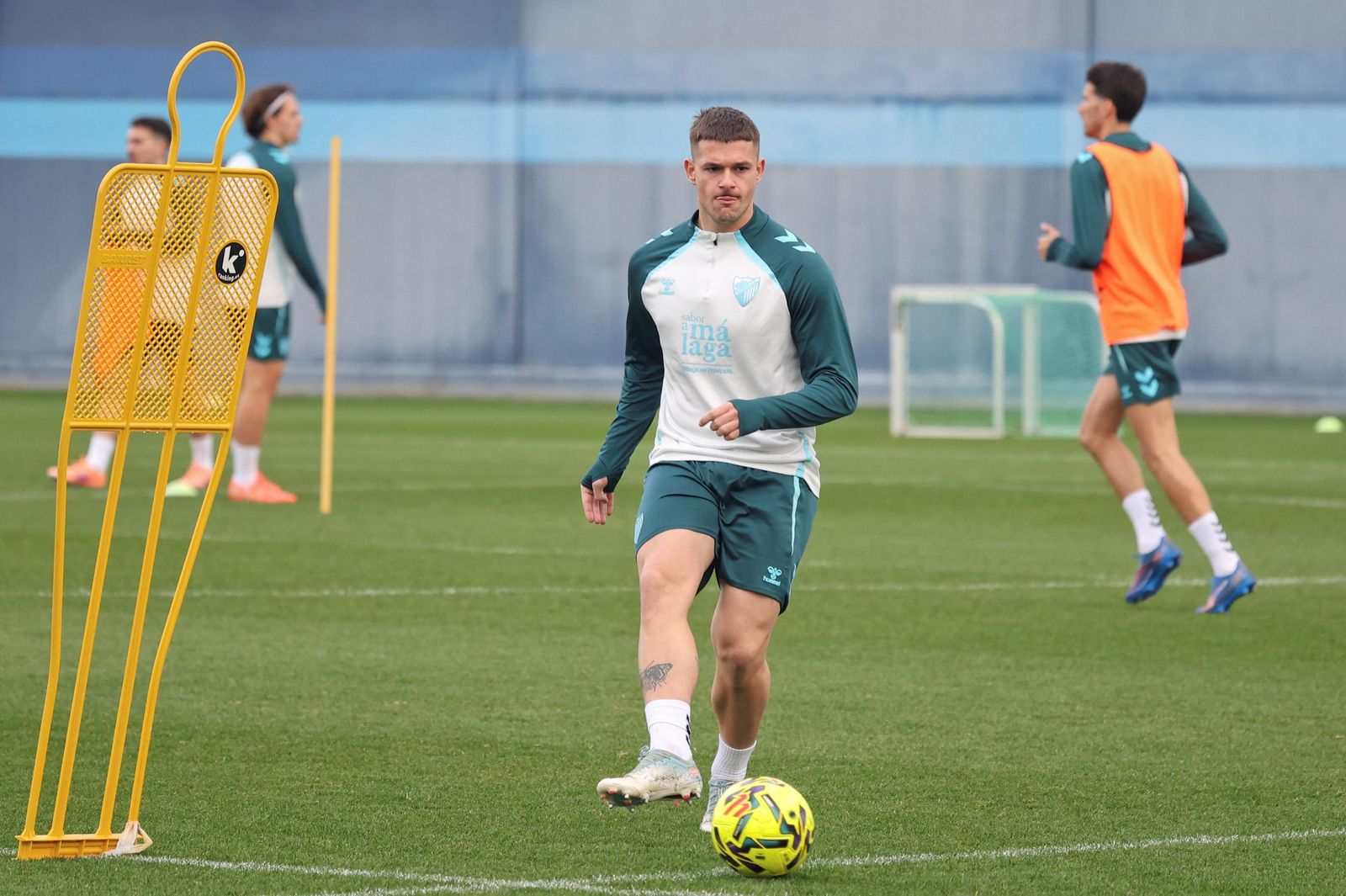 El Málaga CF vuelve al tajo sin Lobete en una semana eterna