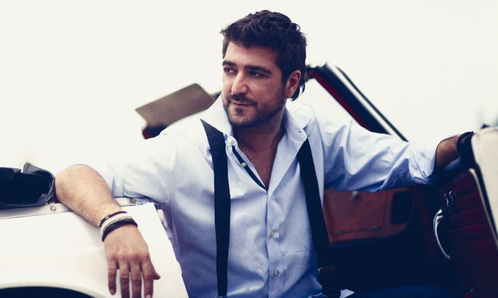 Imagen de promoción de Antonio Orozco.