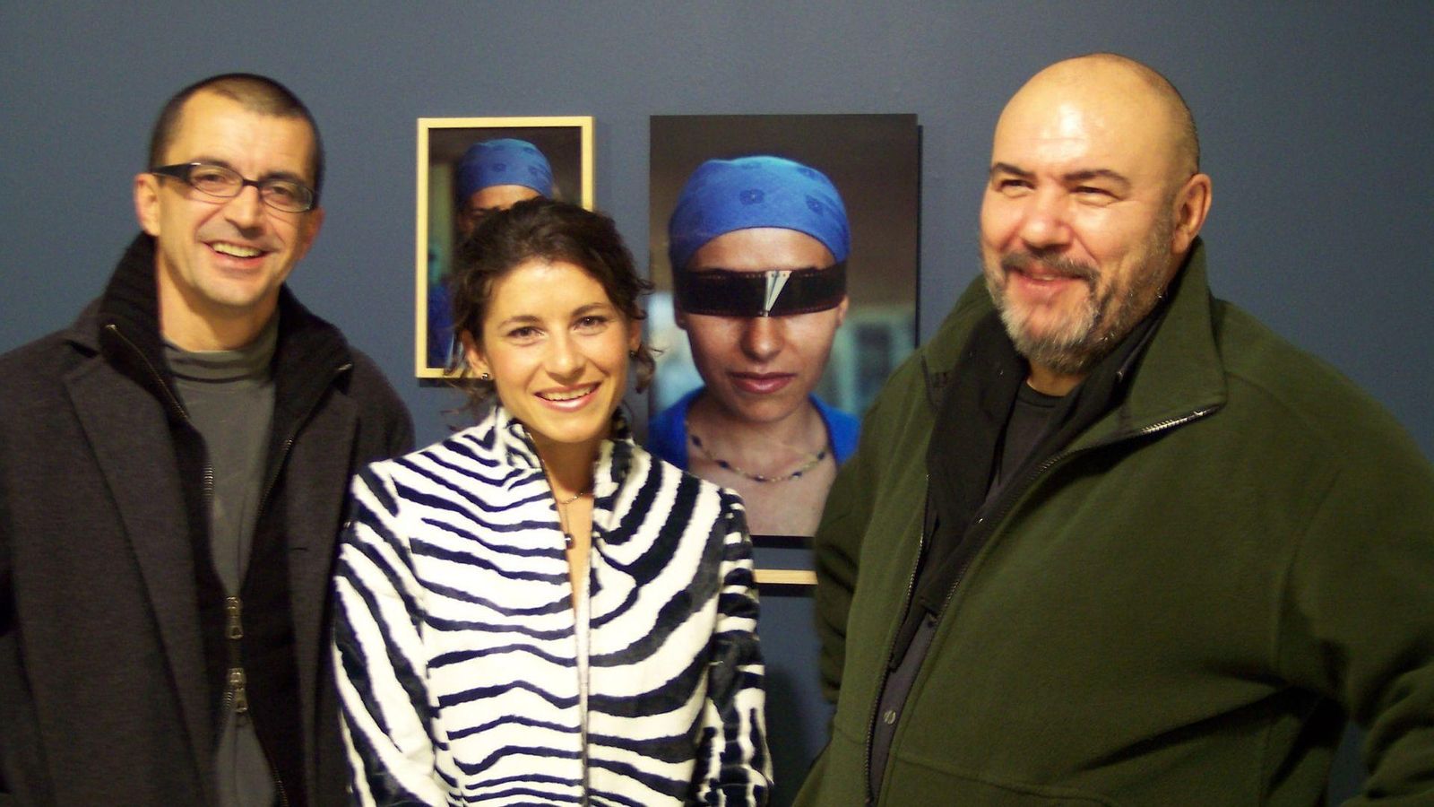 Carlos Canal, Rosa Sánchez Ramiro y Paco Salinas en la exposición  Fotoencuentros de 2004