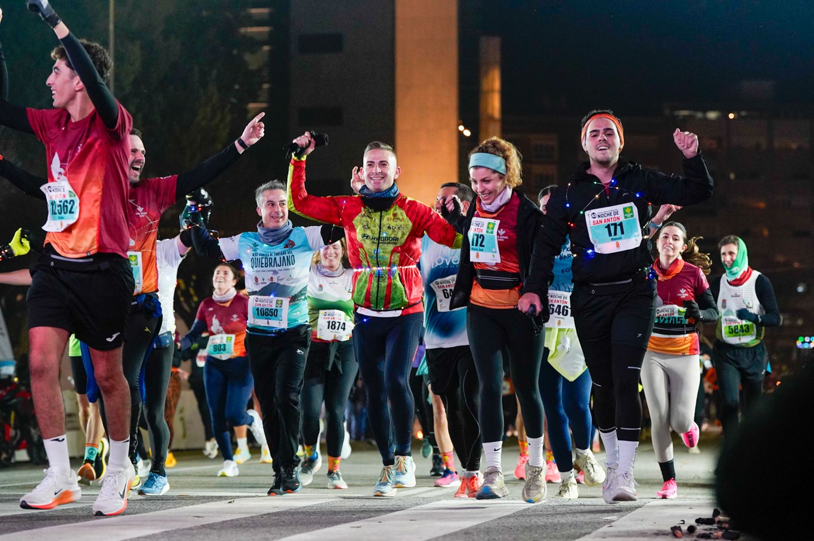 En imágenes: búscate en tu llegada a meta de la Carrera de San Antón 2026 (17)