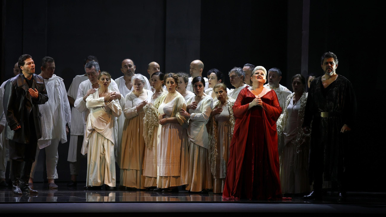 Imágenes de la ópera Macbeth en el Teatro Villamarta de Jerez