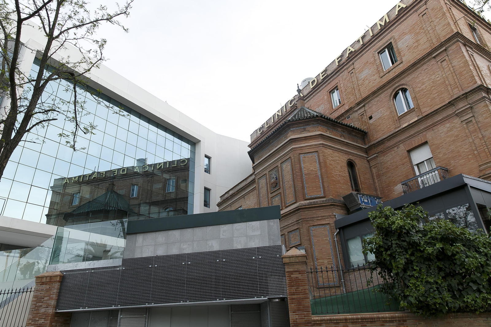 Exterior de la Clínica Fátima.