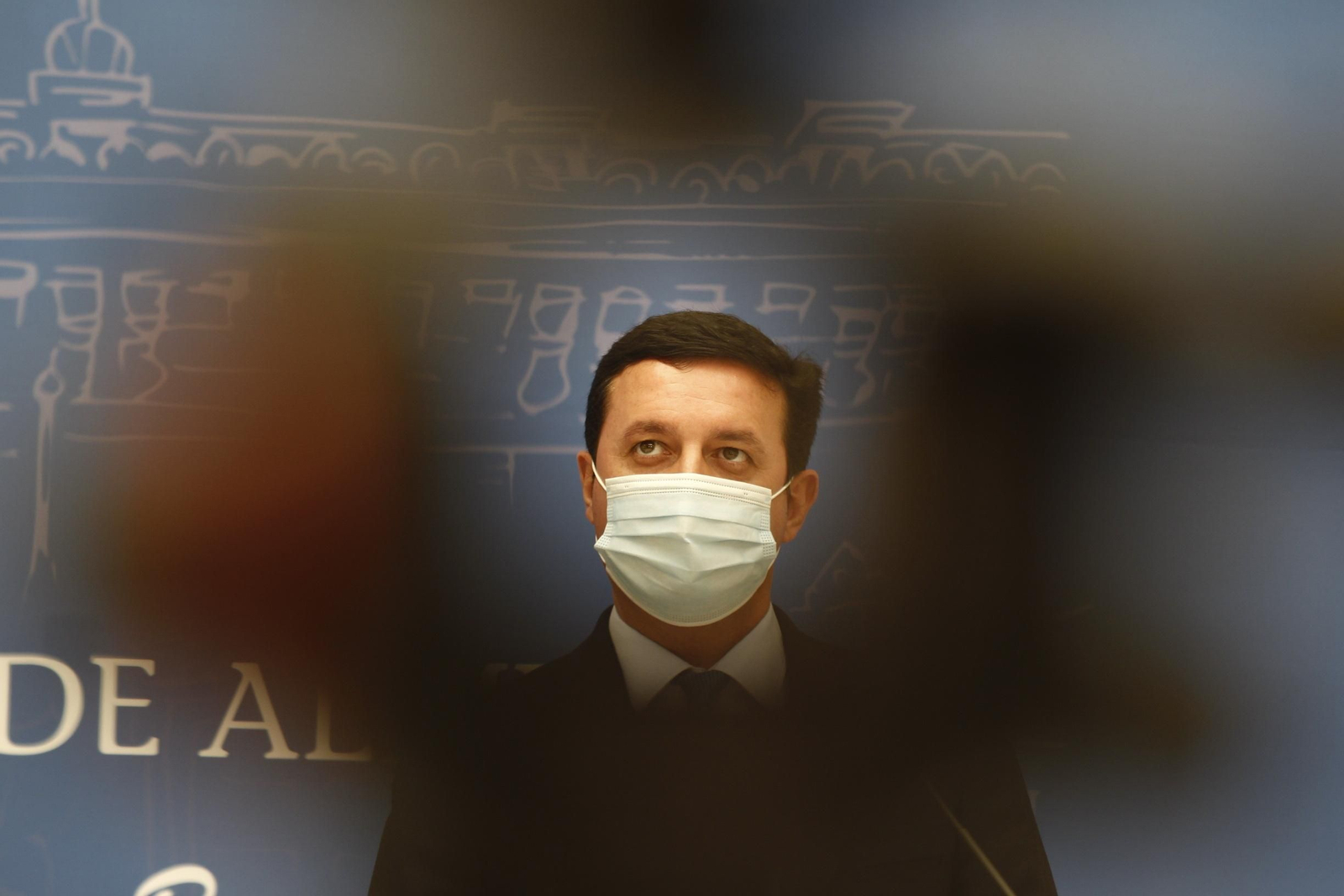 Visita del Consejero de Presidencia de la Junta de Andalucía, Elías Bendodo, a la Diputación de Almería.