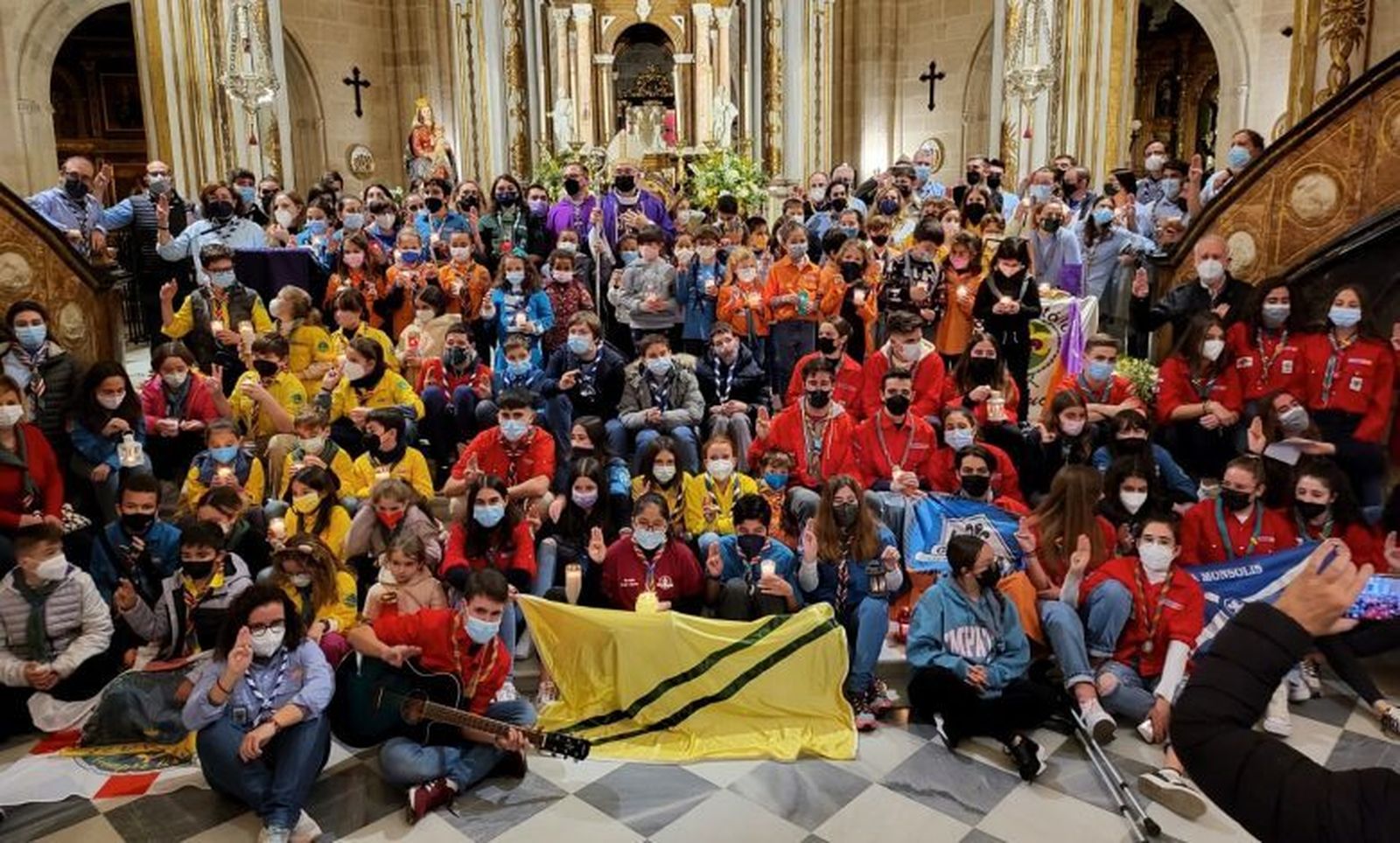 Scouts en la Catedral almeriense.