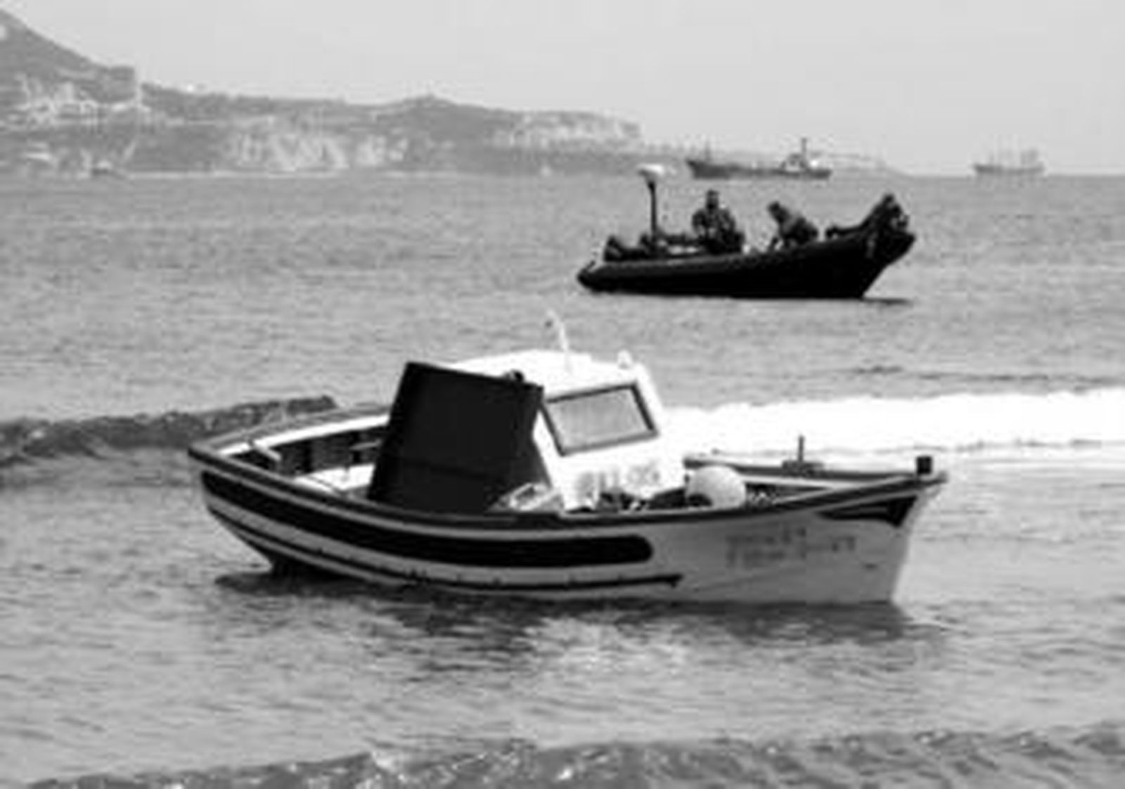 La furgoneta utilizada por la banda con parte de la droga dentro.