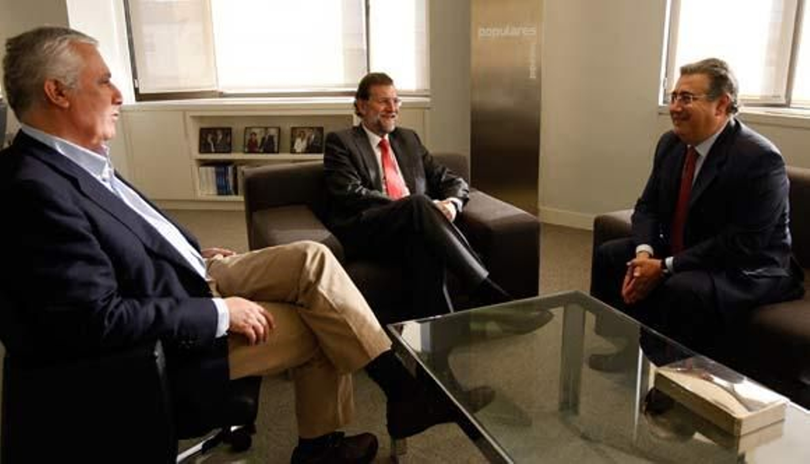 Rajoy respalda la "campaña realista" de Zoido