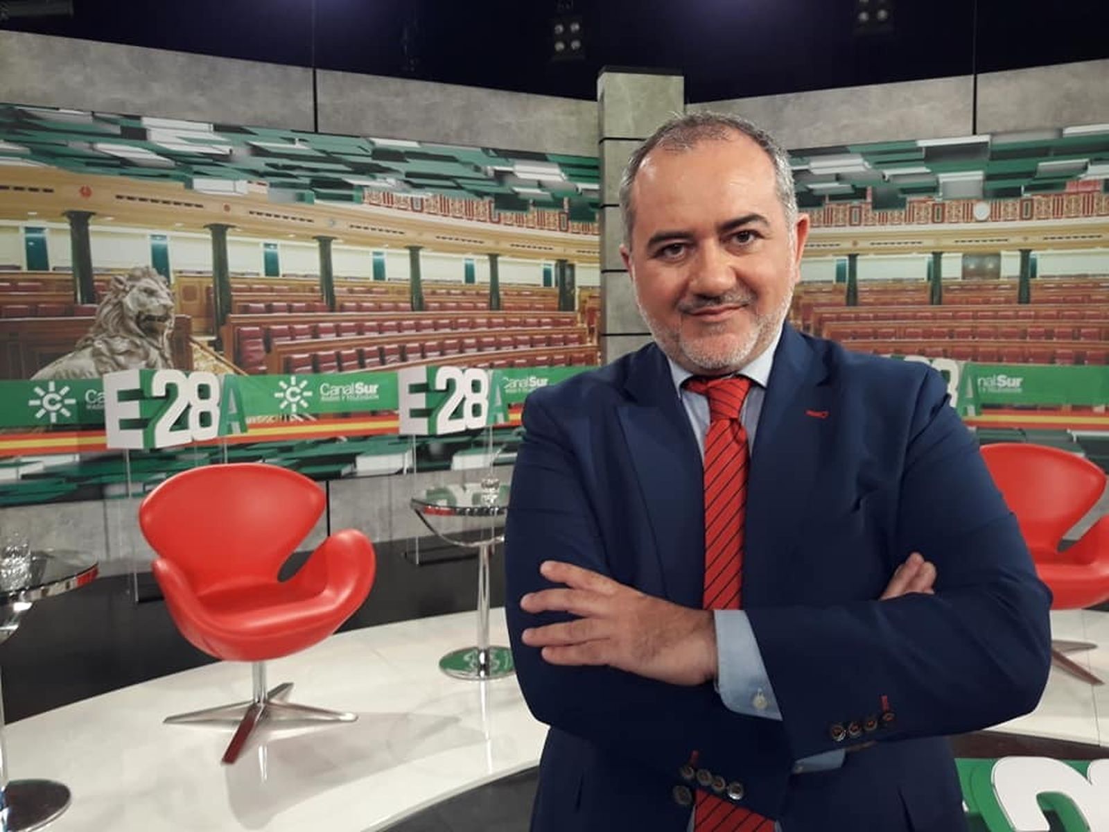 Norberto Javier, ante el debate de las pasadas elecciones generales del 28 de abril.