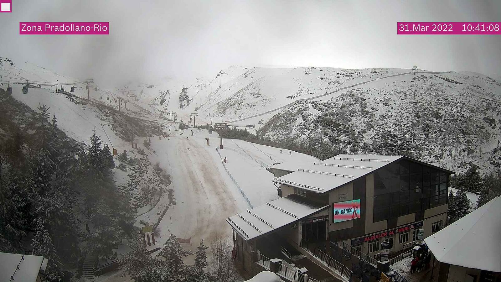 Imagen de la zona del Río-Pradollano en una webcam de Sierra Nevada
