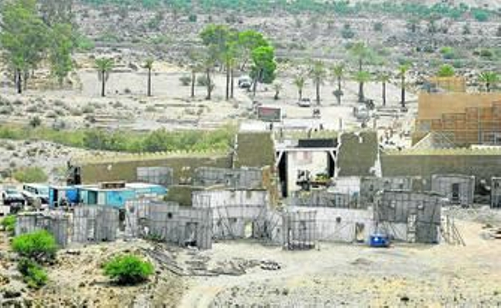 Una parte de los decorados en Sierra Alhamilla vistos desde la carretera.