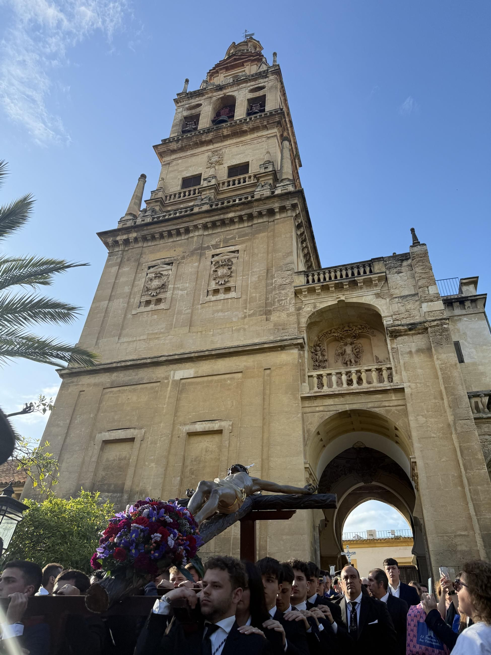 Las mejores fotos del traslado de la hermandad de la Agonía de Córdoba