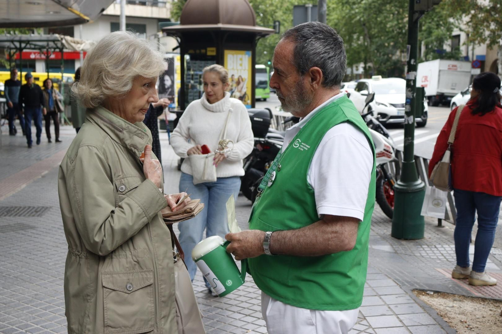 La cuestación de la Asociación Española contra el Cáncer (AECC), en imágenes