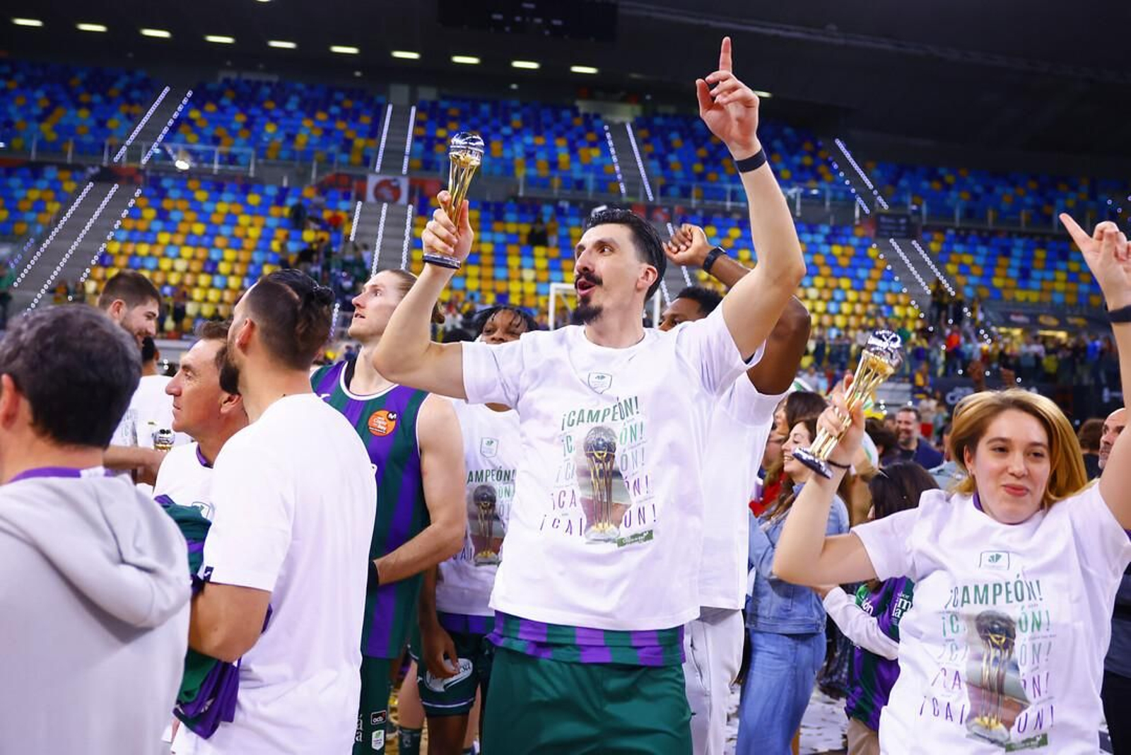 El Unicaja, campeón de Copa: Todas las imágenes del partido, la fiesta y la llegada a Málaga