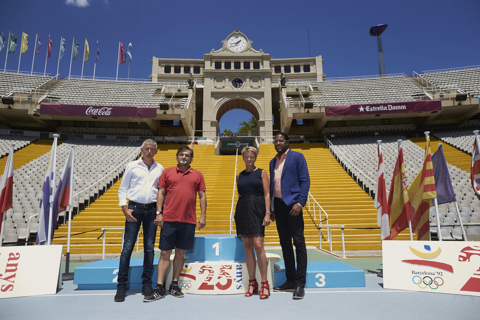 Daniel Plaza, Javier García Chico, Ellen van Langen y Javier Sotomayor, en el Estadio Olímpico Lluis Companys.
