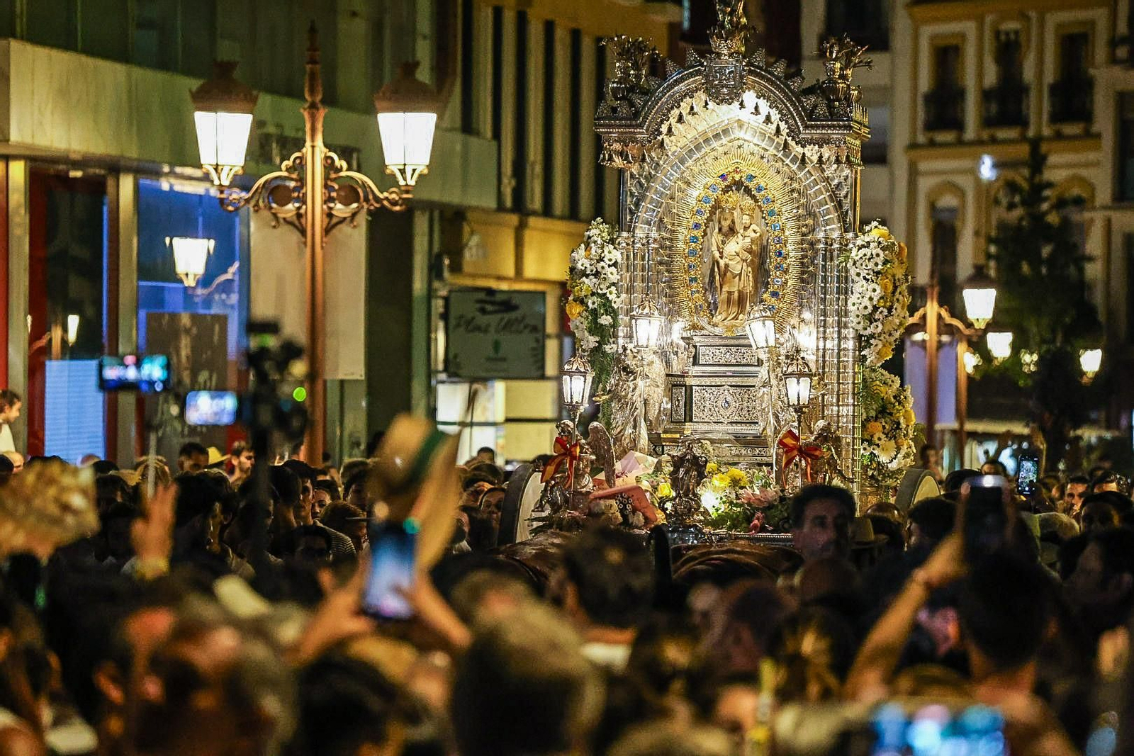 Magna Mariana Huelva 2025: Imágenes de la Virgen de los Milagros en su llegada a Huelva