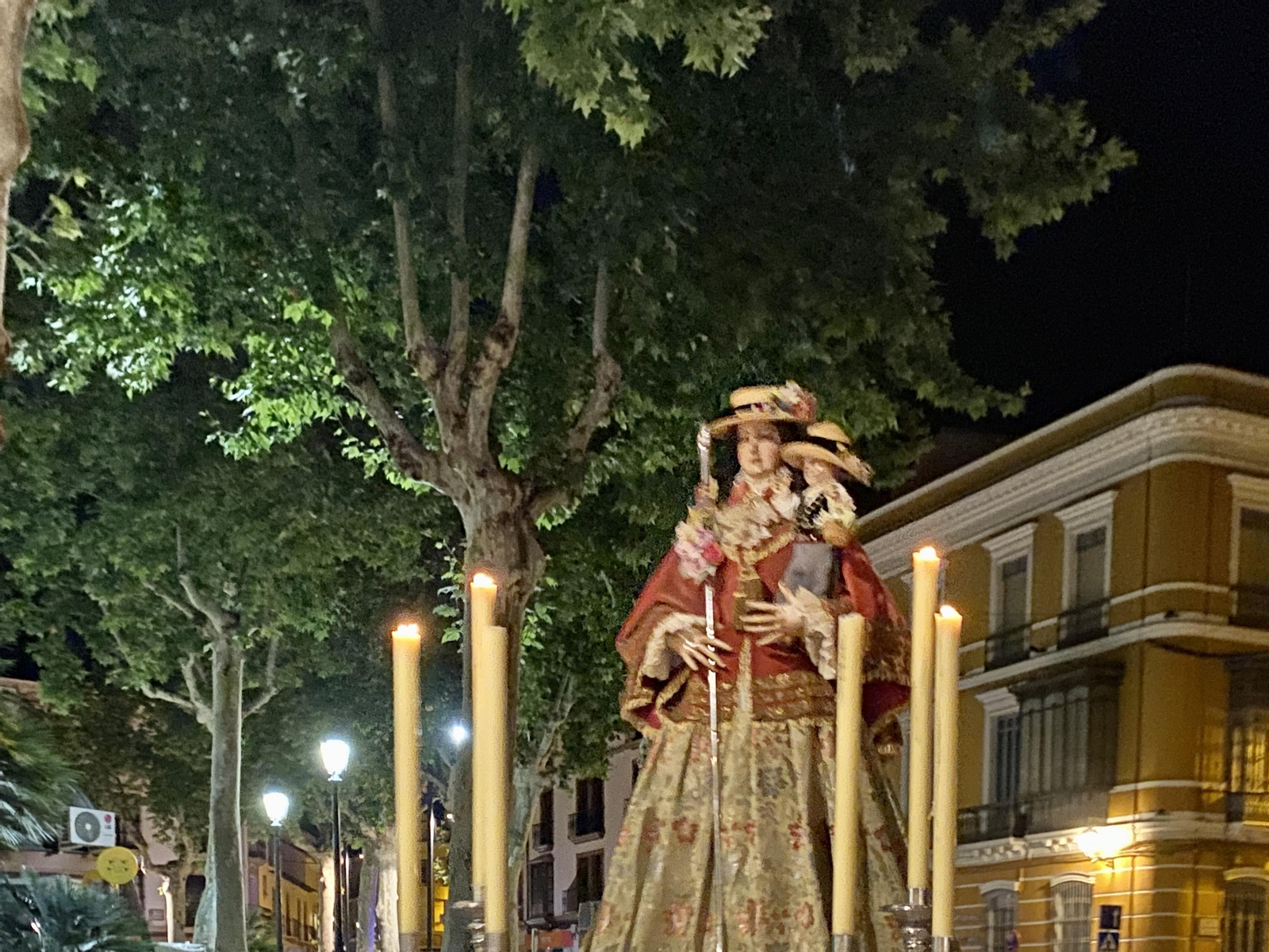 La llegada a Lucena de madrugada de la Virgen de Araceli, en fotografías