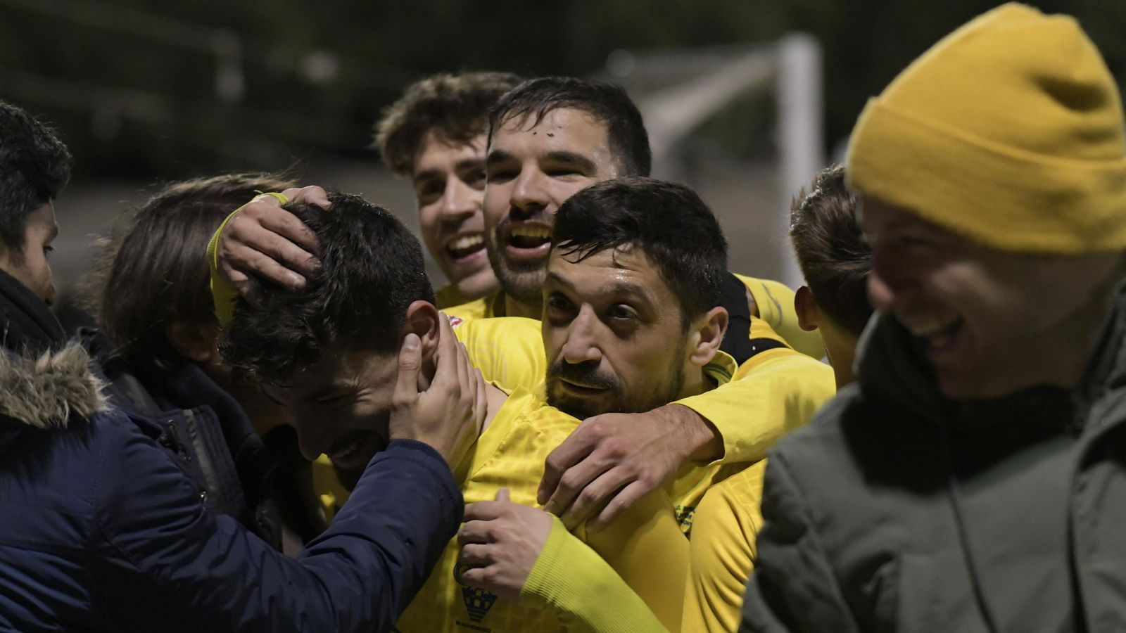 Alegría hueteña tras uno de los goles del partido