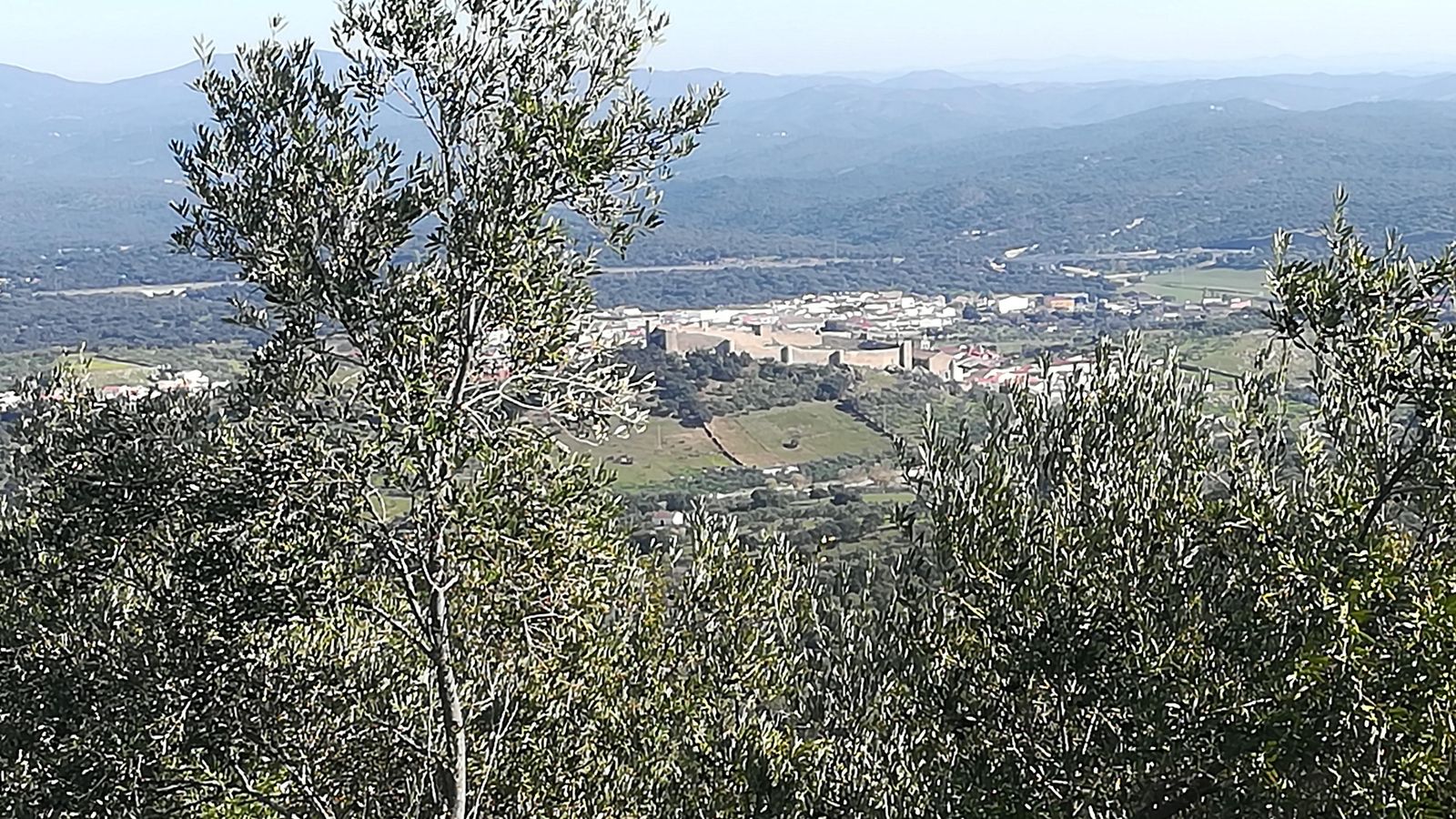 La subida al Mojón en Santa Olalla del Cala La subida al Mojón en Santa Olalla del Cala
