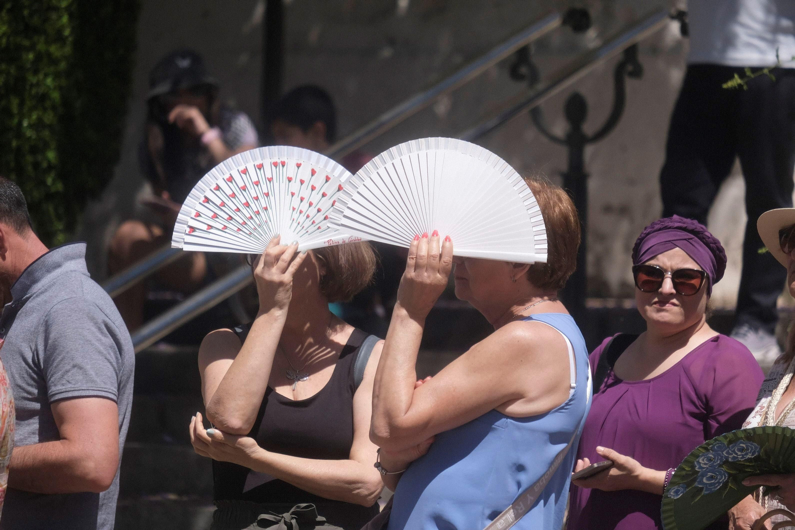 Los Patios de Córdoba se llenan de turistas en su primer fin de semana, en imágenes
