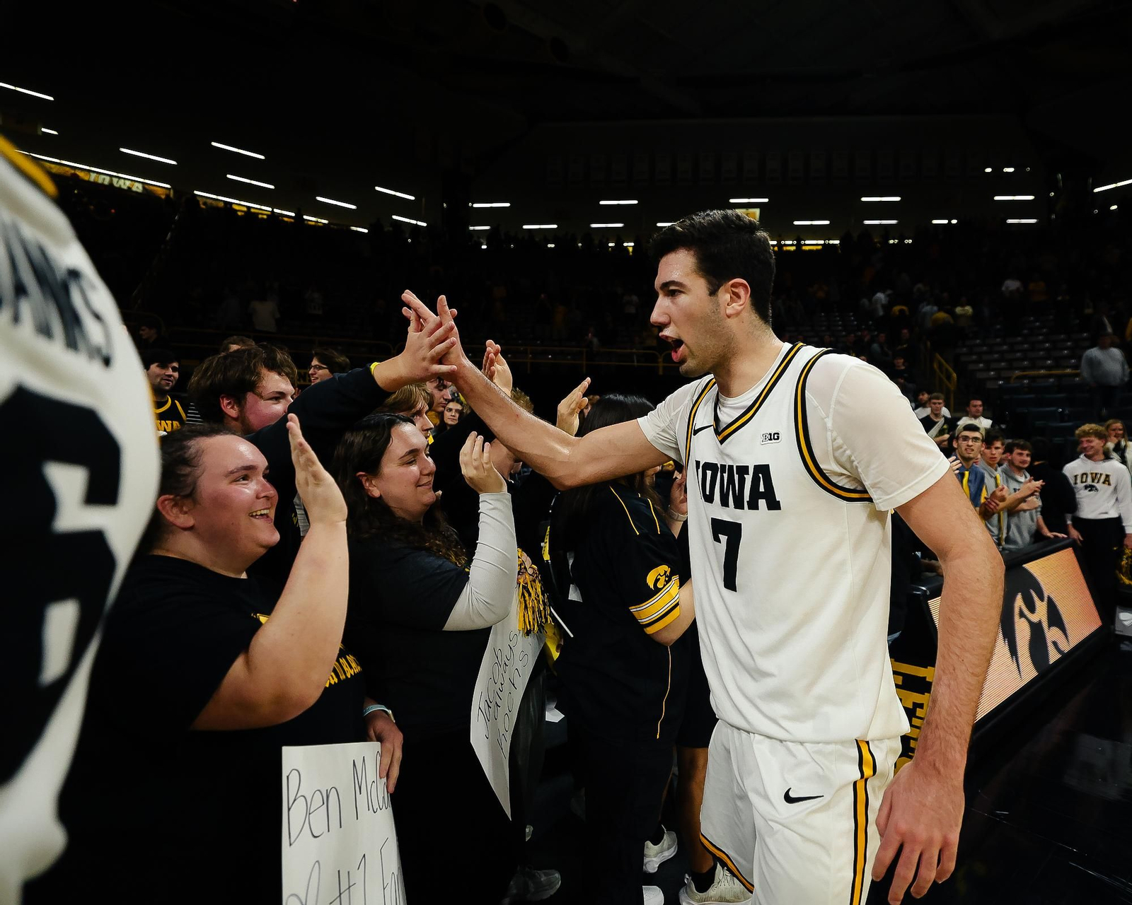 NCAA: Álvaro Folgueiras roza el doble doble