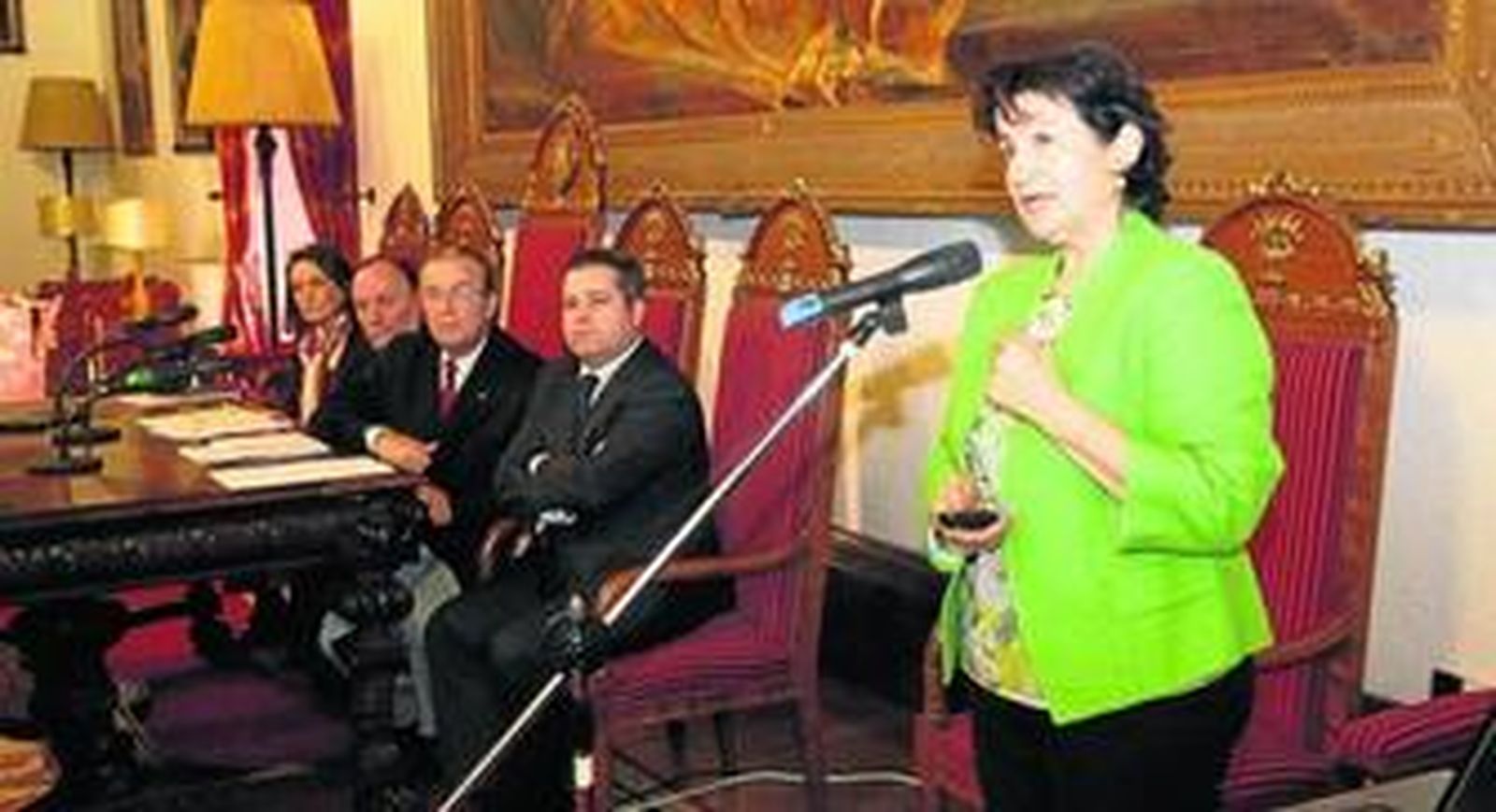 La directora de la investigación, Margarita Latiesa, durante la presentación del estudio de opinión e impacto social de la Universiada.