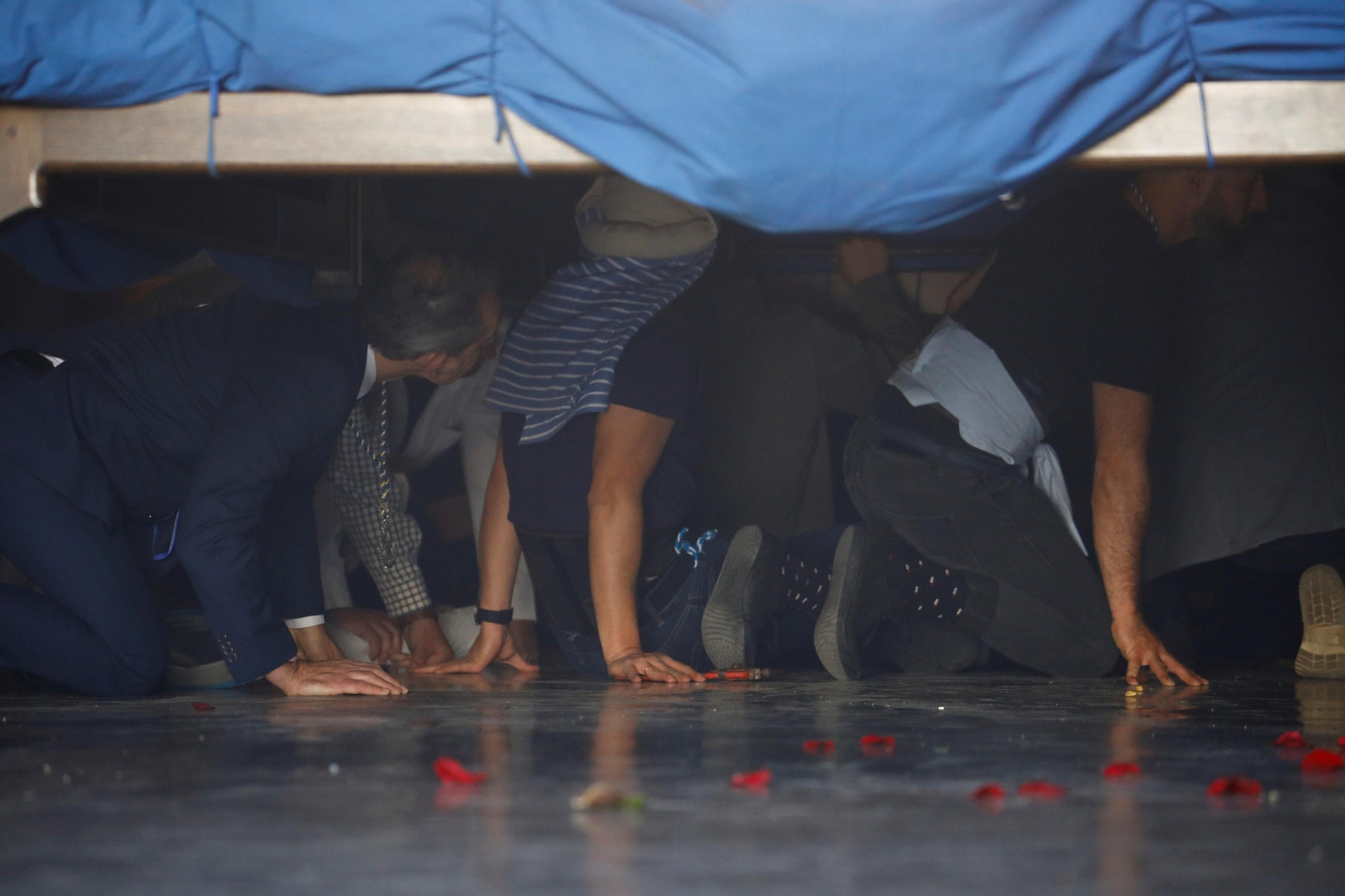 Domingo de Resurrección en Córdoba: la procesión de la hermandad del Resucitado, en imágenes