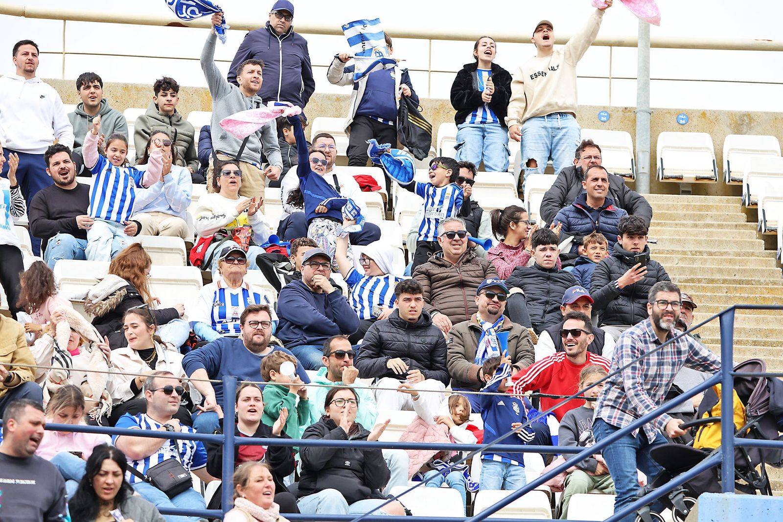 Ambiente en las gradas del Recreativo de Huelva vs AD Ceuta FC
