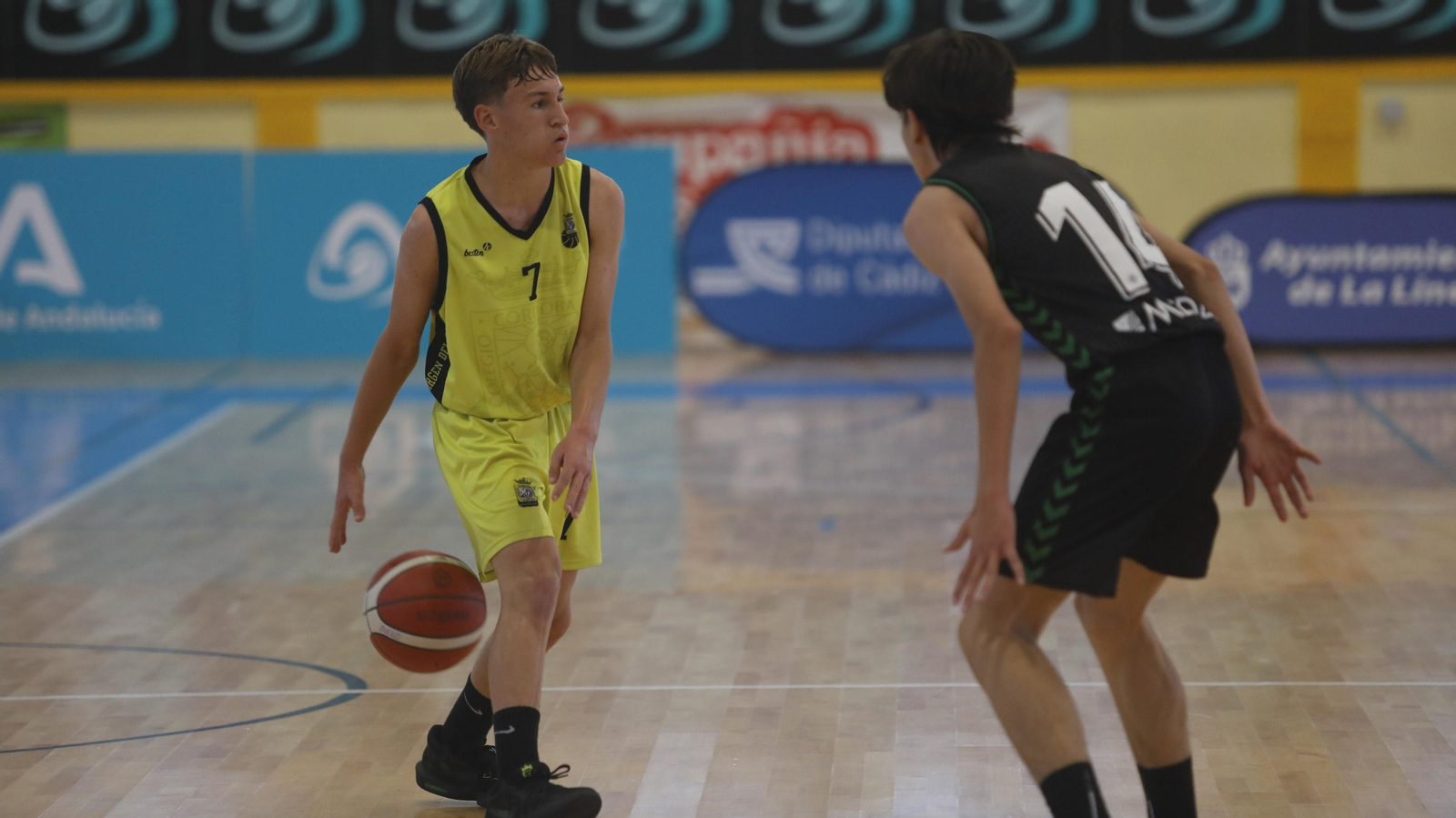 Las fotos de las semifinales del Cadeba infantil masculino de La Línea