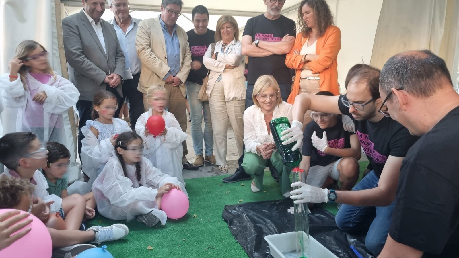 La alcaldesa también acudió a la cita.