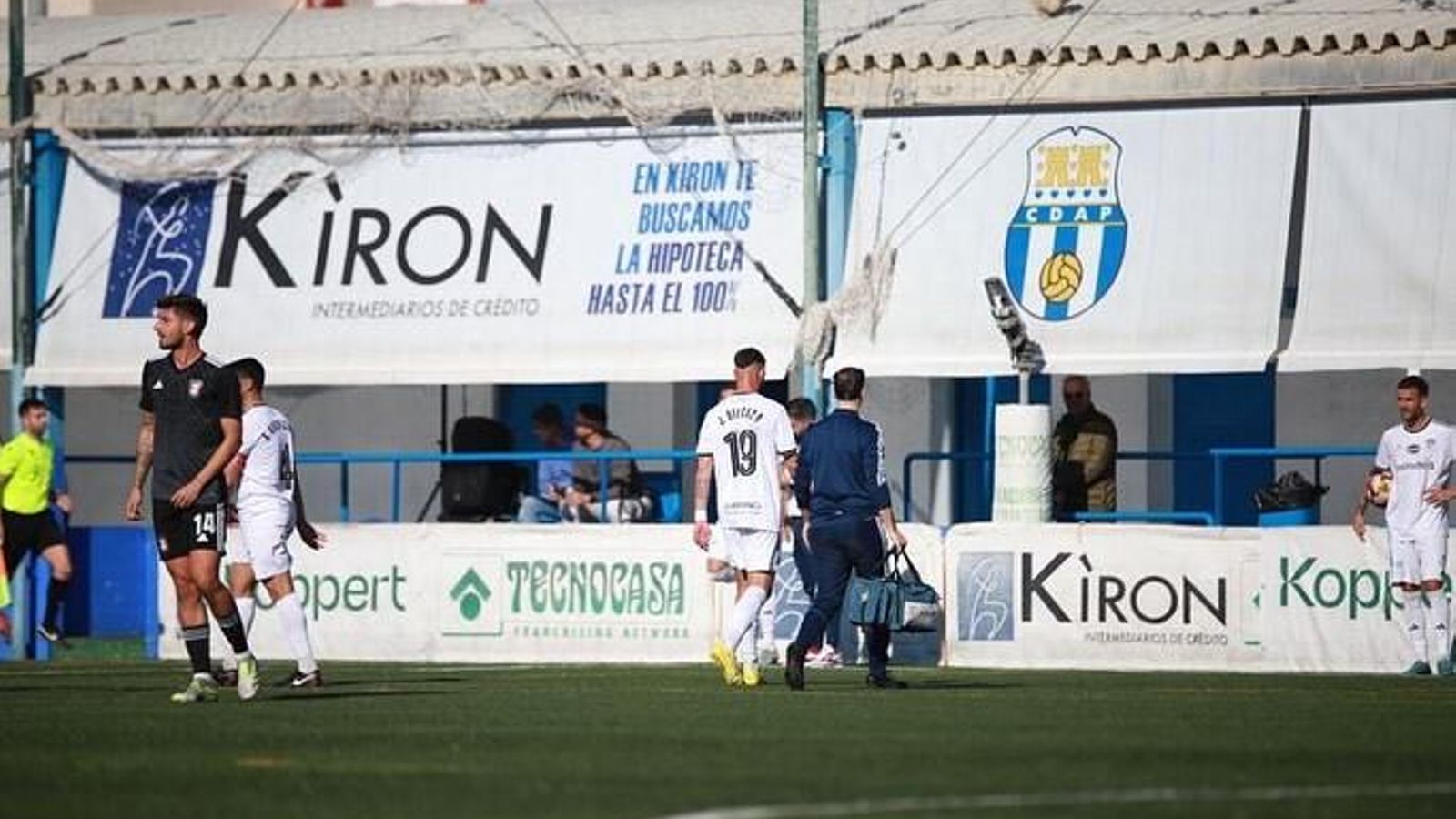 Juan Delgado se marchó lesionado a los 22 minutos.