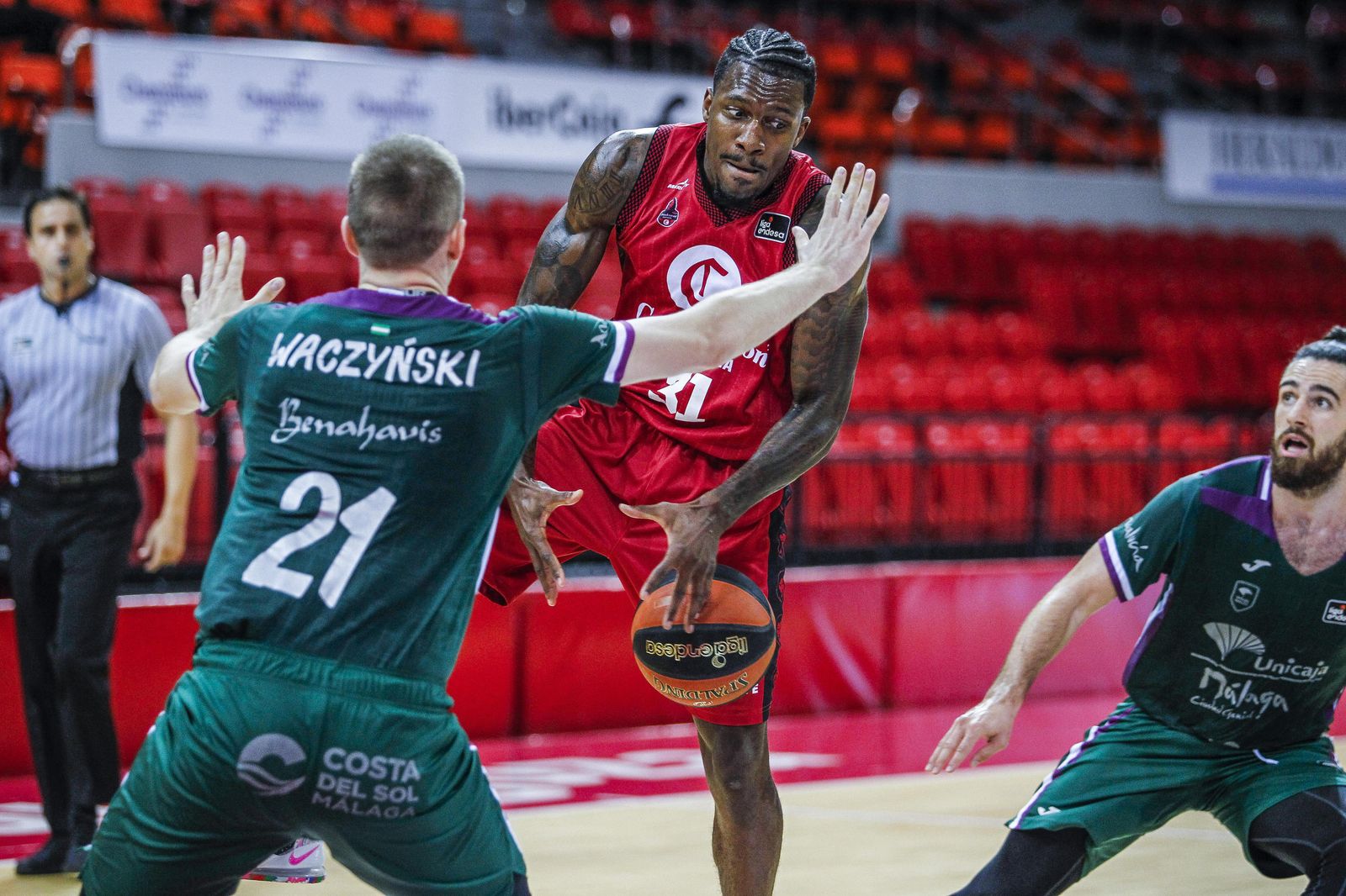 El triunfo del Unicaja ante el Zaragoza, en fotos
