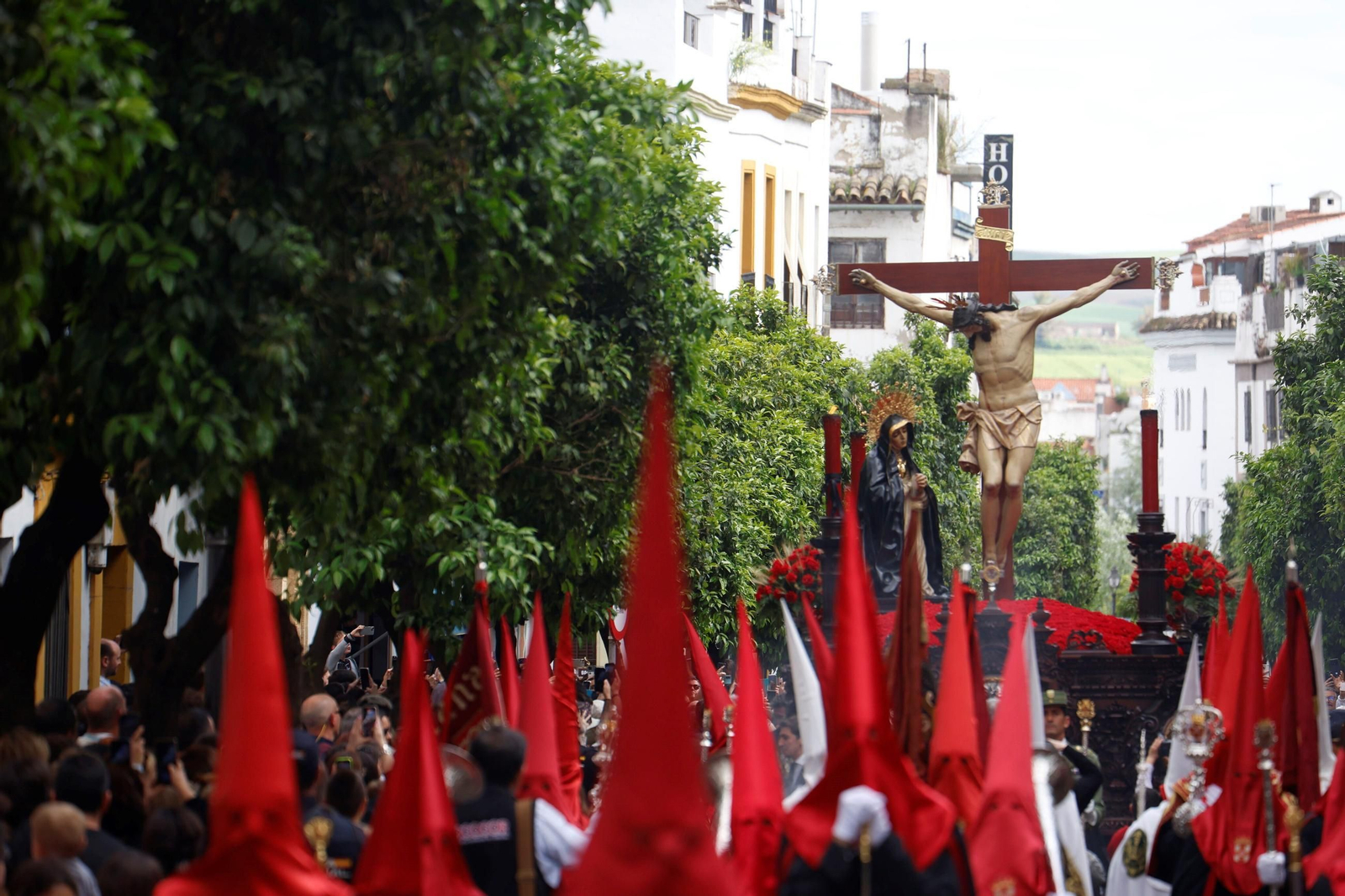 La procesión de la Caridad en este Jueves Santo de Córdoba, en imágenes
