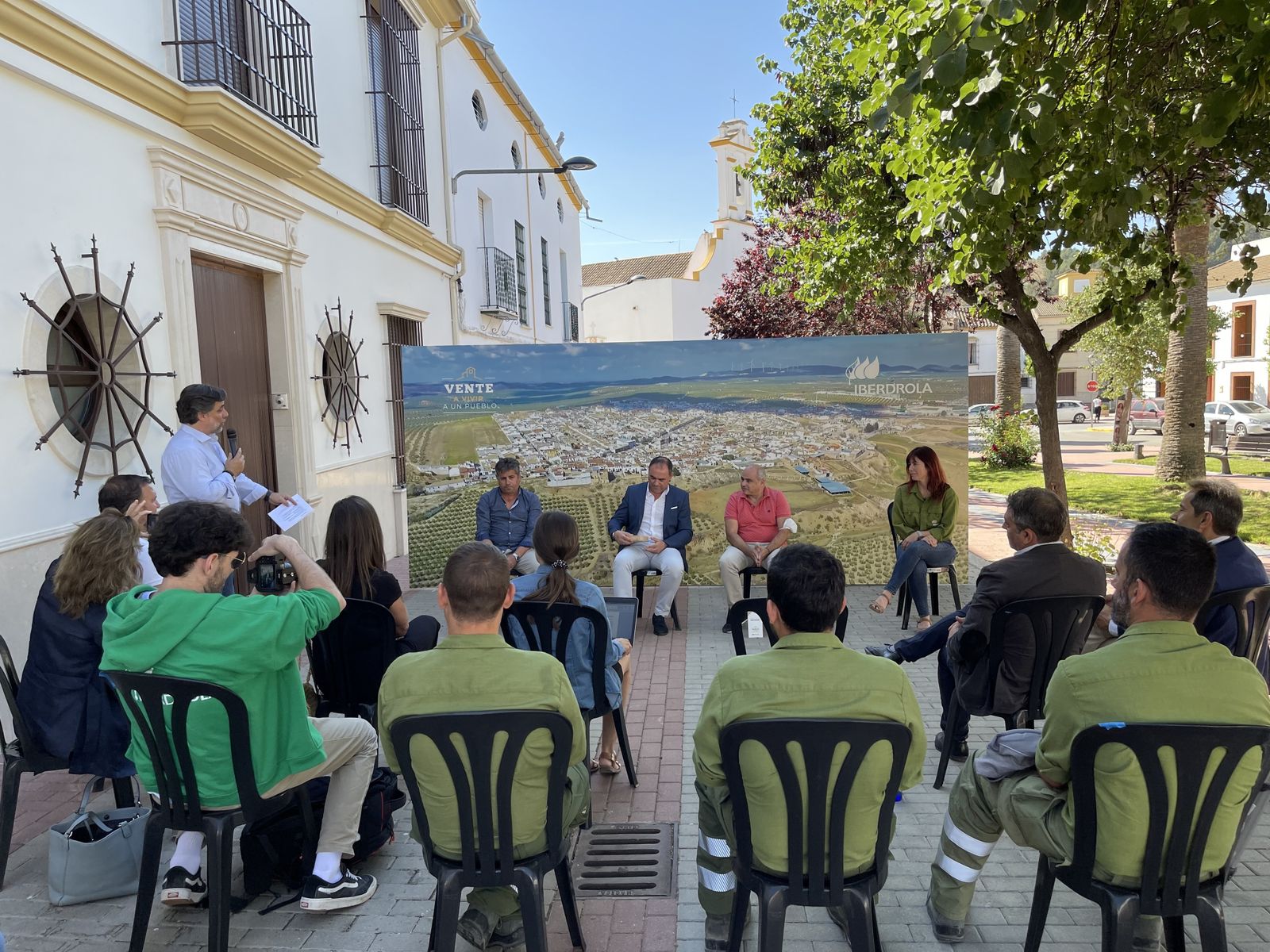 Cuatro pueblos de Sevilla, galardonados por su lucha a favor de la repoblación.