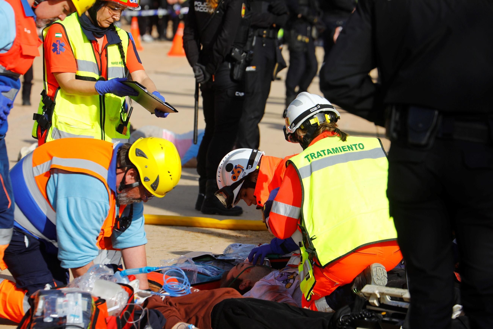 El simulacro de actuación ante una explosión en la Feria de Córdoba, en imágenes