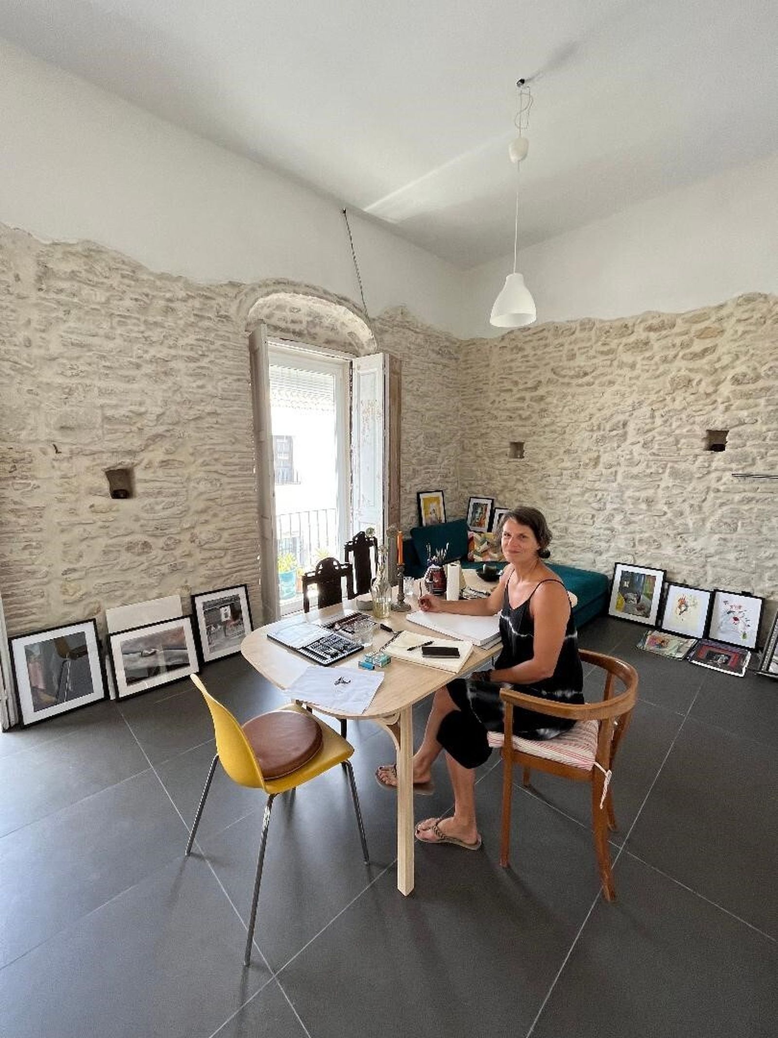 Imágenes de la casa de una artista en el casco antiguo de Medina Sidonia