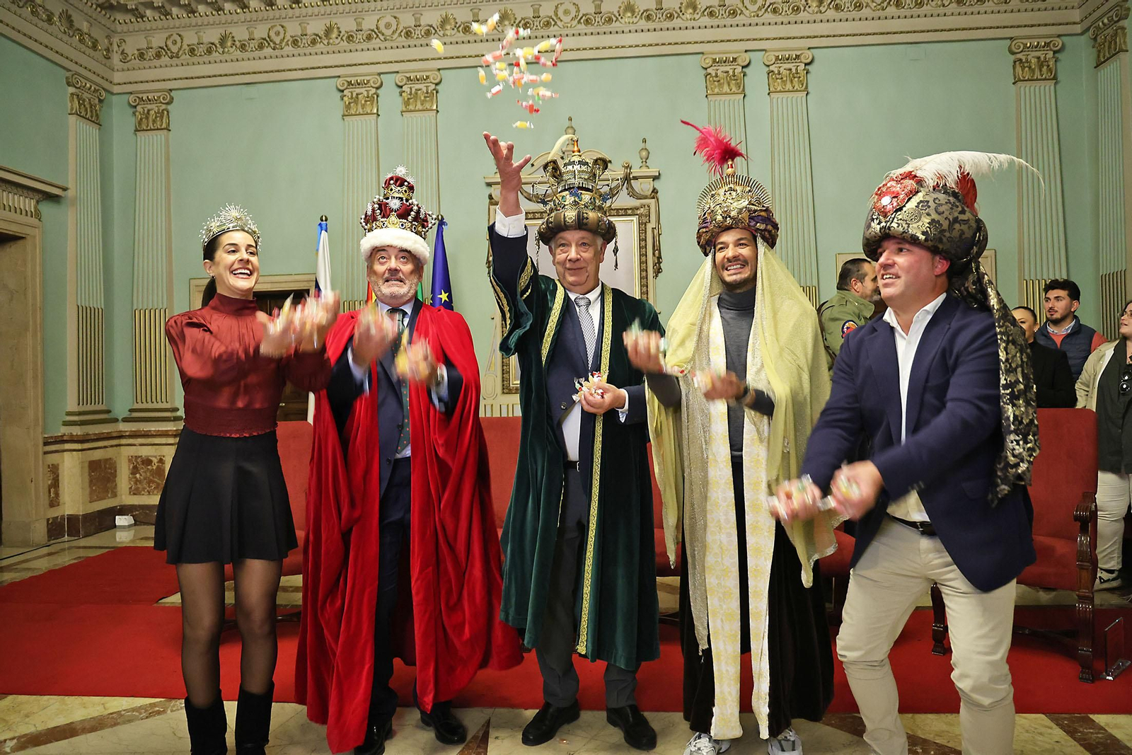 Imágenes de la Coronación de sus Majestades los Reyes Magos de Huelva 2025