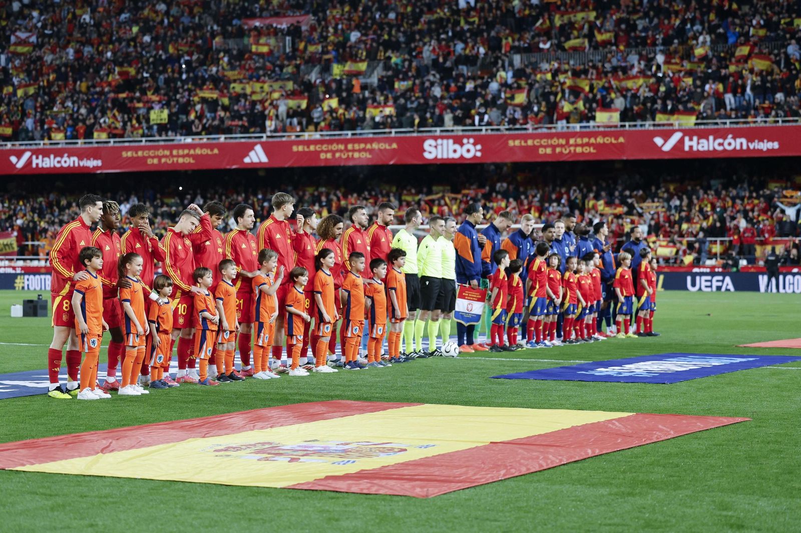 Dean Huijsen, consagración imperial con España