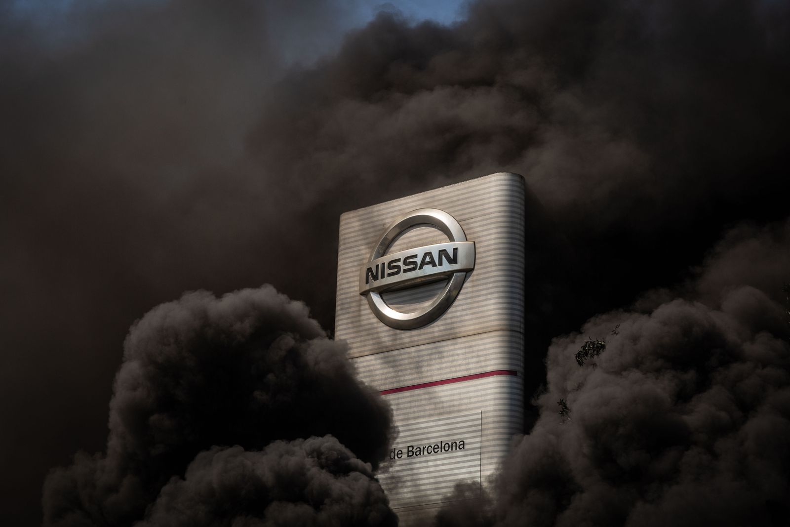 Los fabricantes advierten: el cierre de Nissan es "una dolorosa llamada de atención" a las administraciones