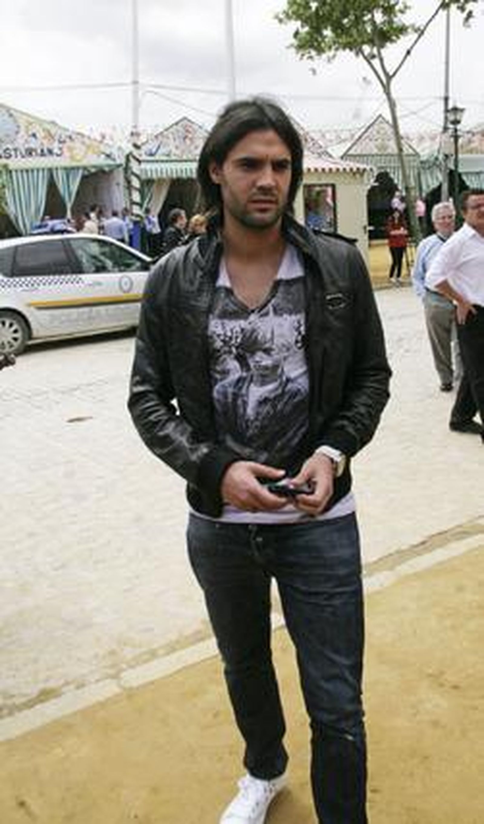 Sergio Sánchez no quiso perderse la comida oficial del club en el real de la Feria.

Foto: Victoria Hidalgo