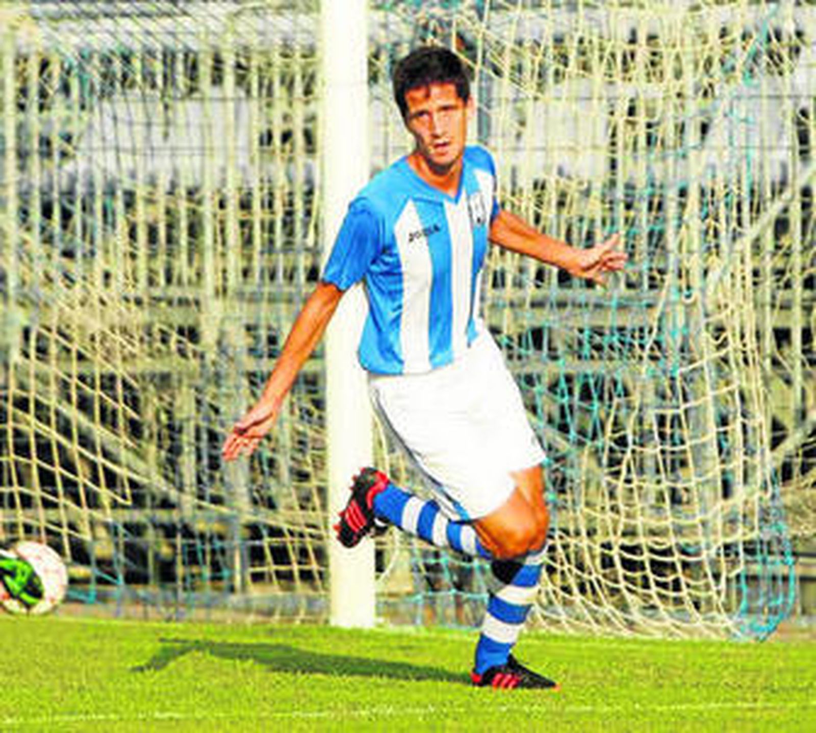 Pedro Herrera, celebrando un gol en La Juventud.