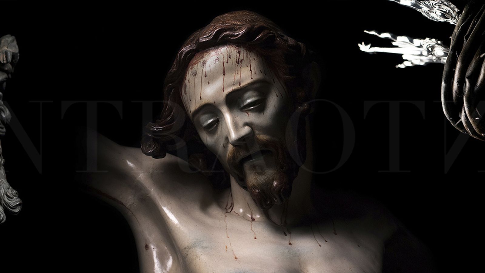 Exposición de los tres crucificados en el Santo Ángel